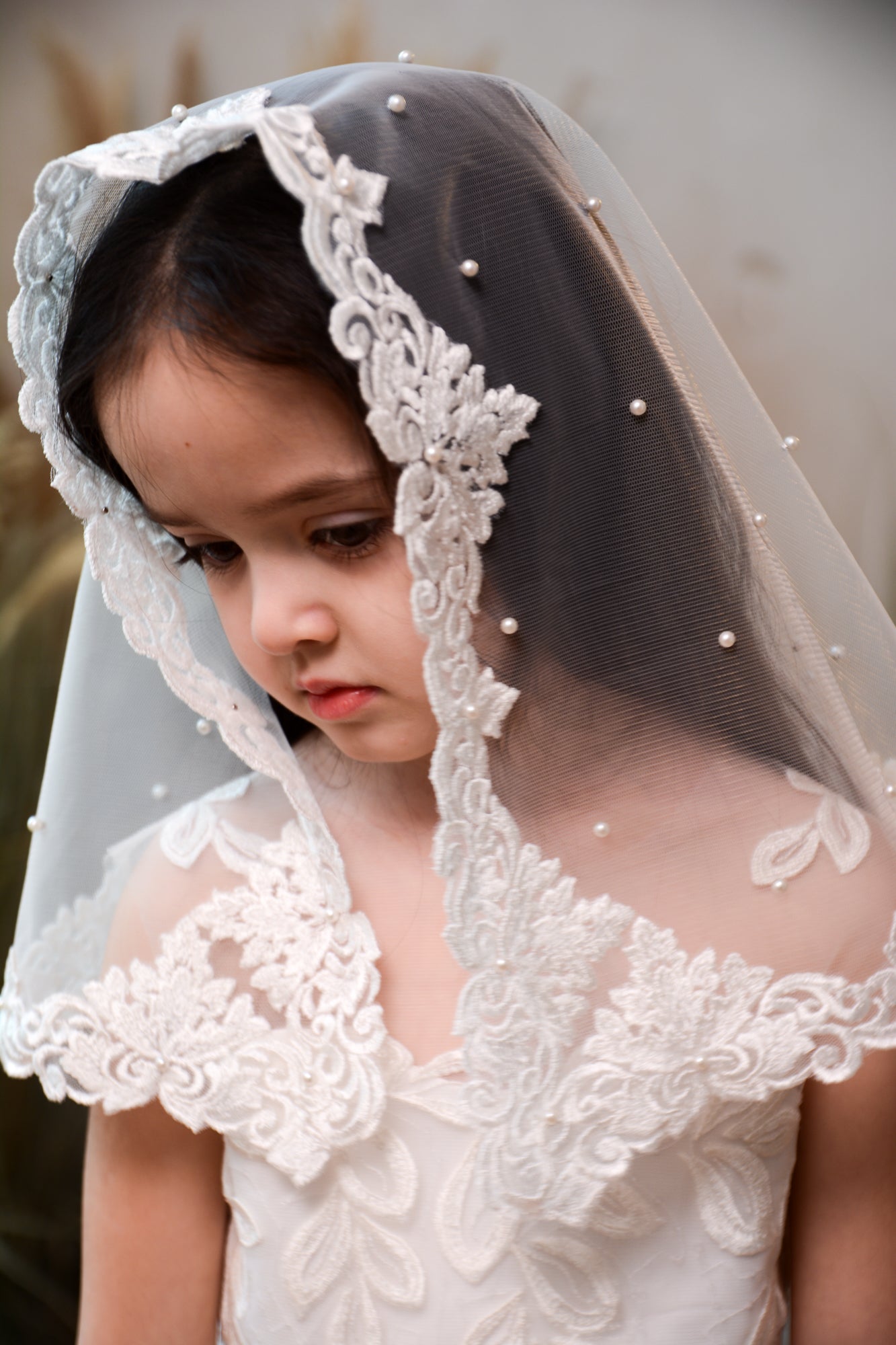 SHORT IVORY VEIL WITH PEARLS