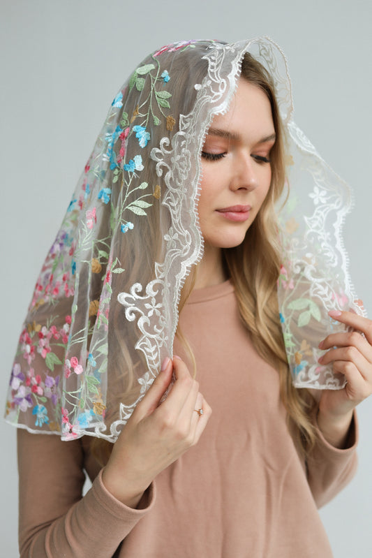 COLORED FLORAL VEIL