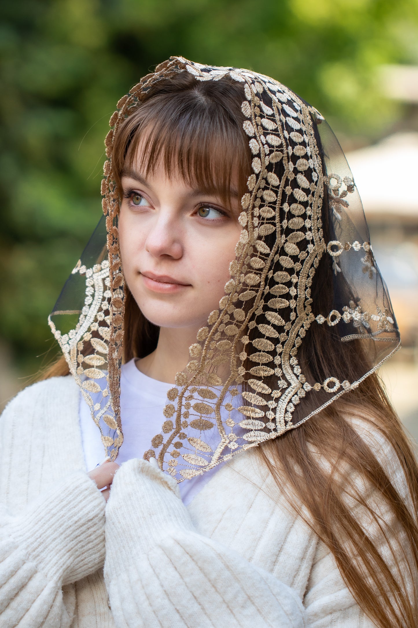 GOLD TRIANGLE VEIL