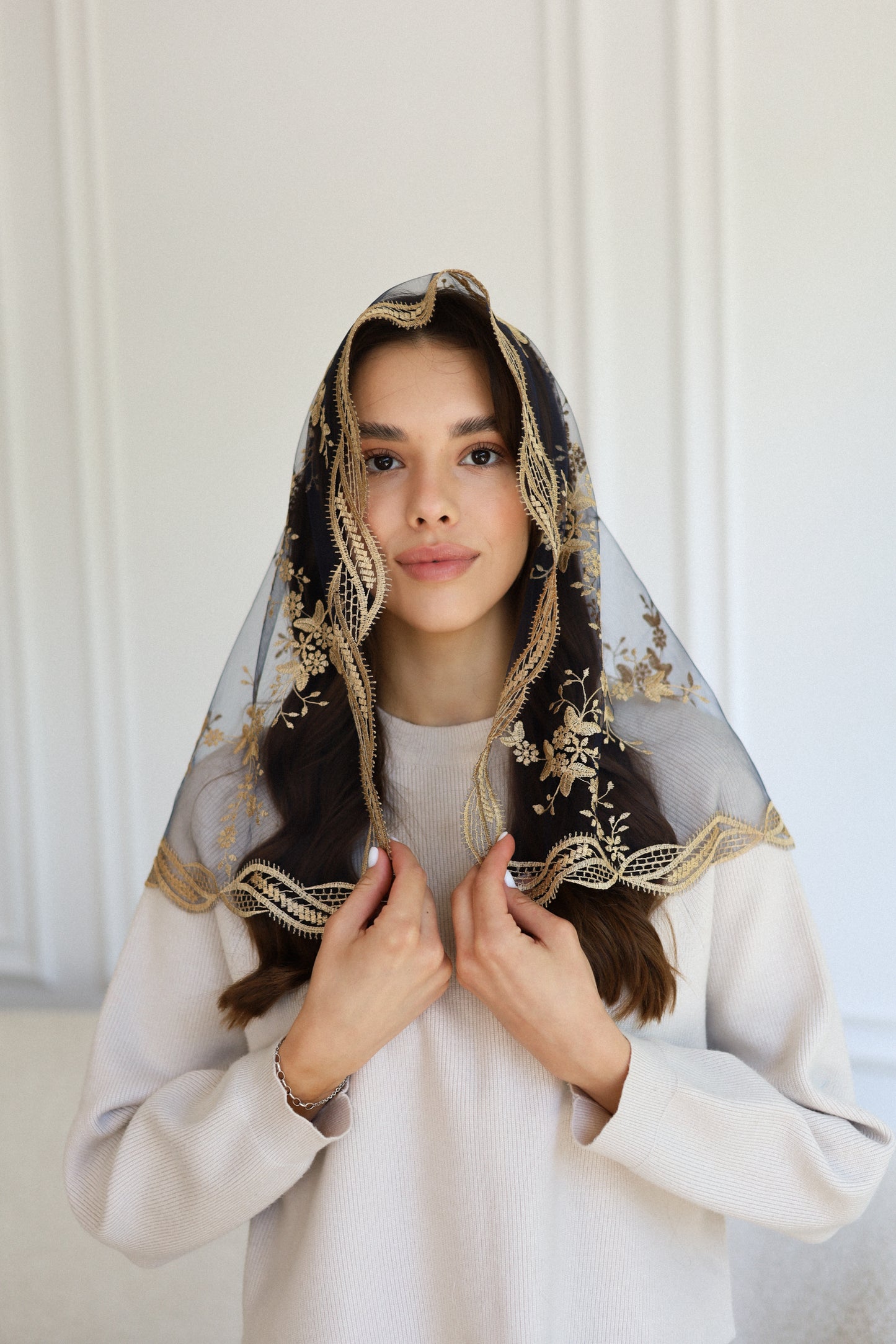 NEW GOLD & BLUE VEIL