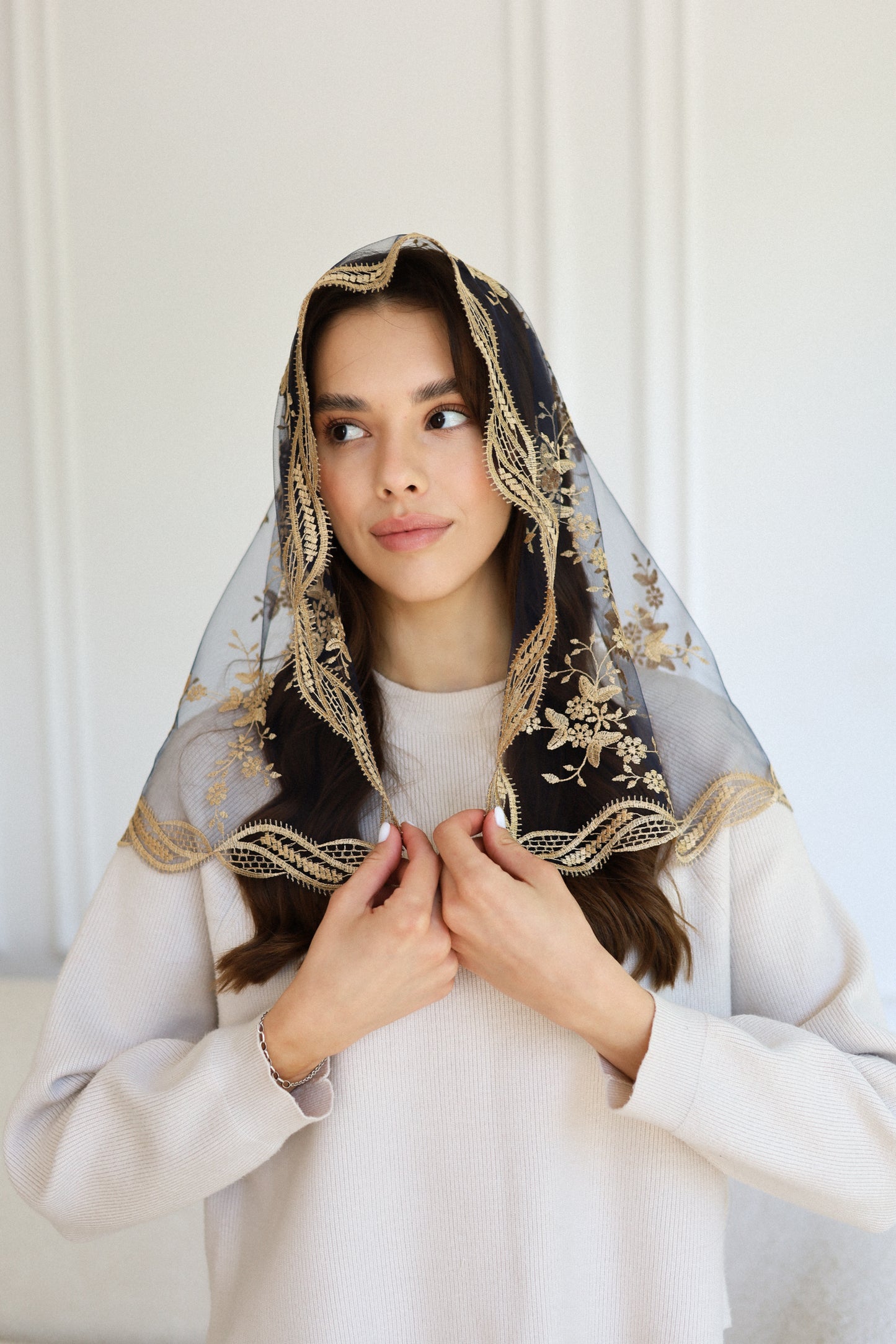 NEW GOLD & BLUE VEIL