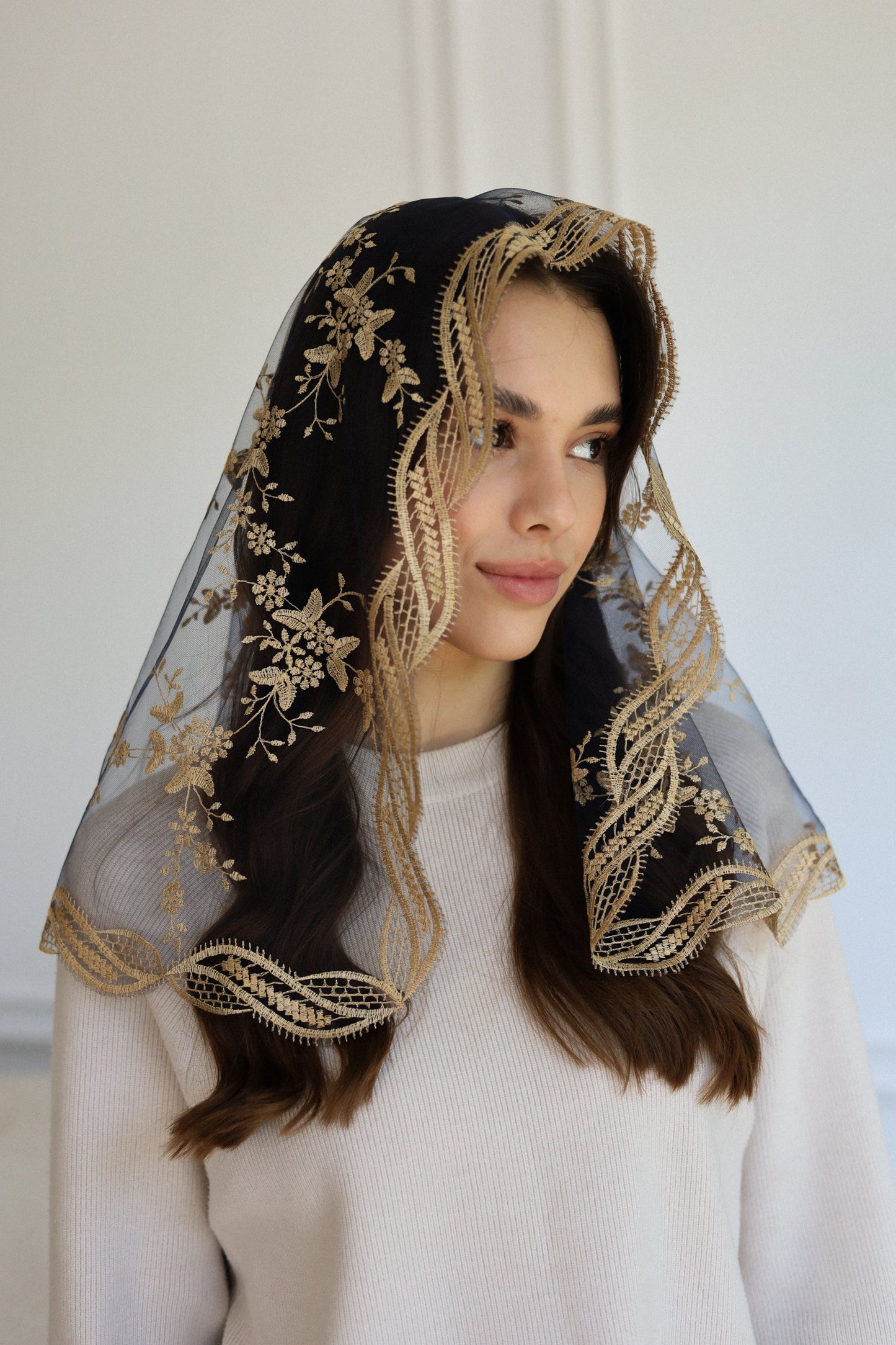 NEW GOLD & BLUE VEIL