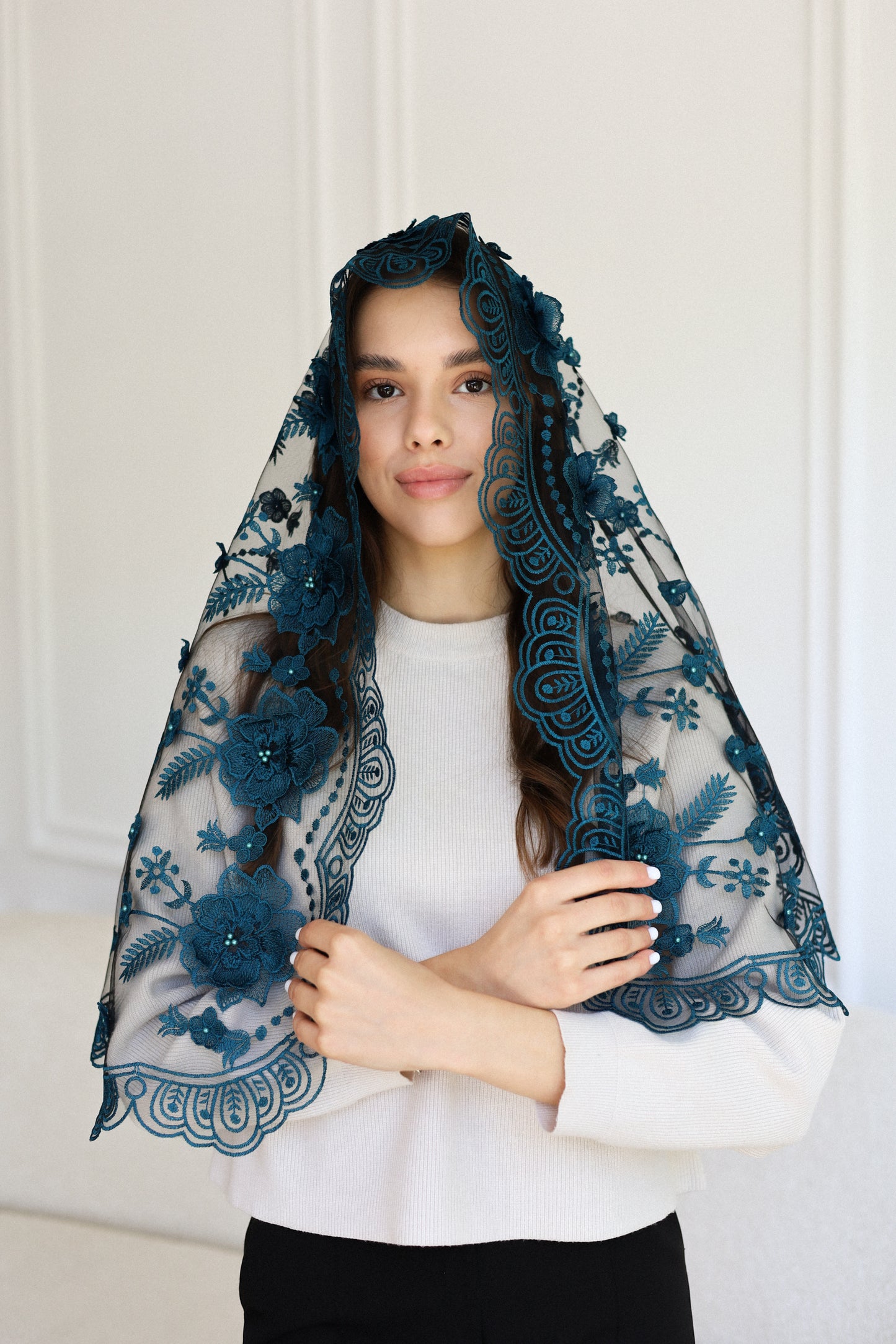 NEW 3D EMERALD MANTILLA