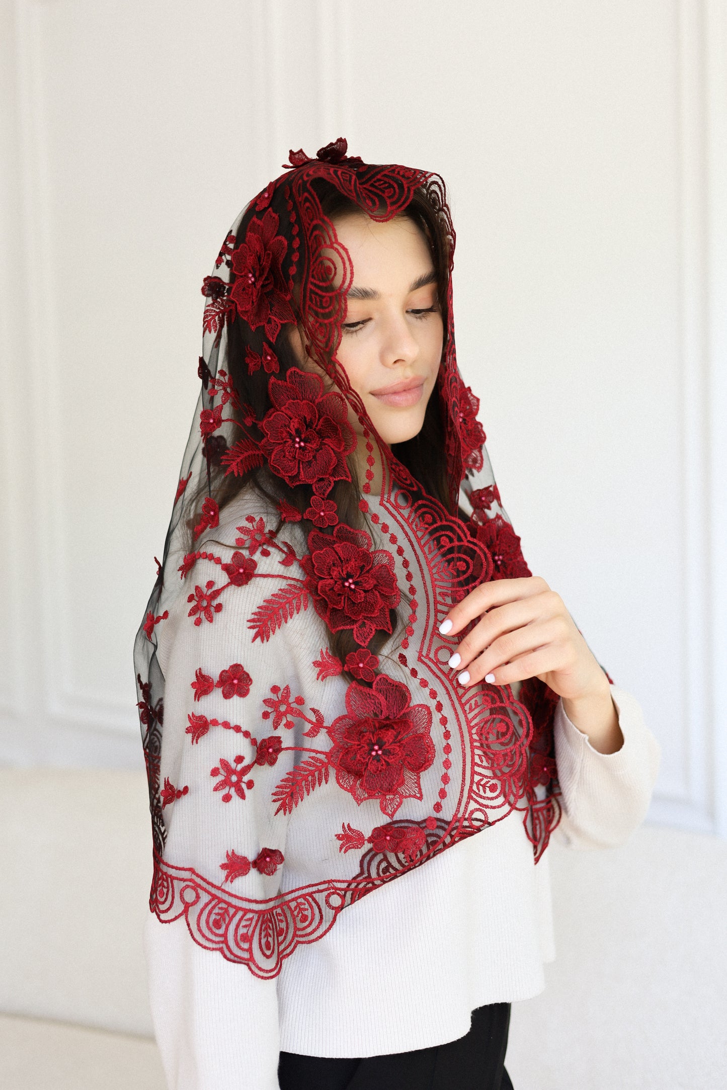 NEW 3D BURGDUNDY MANTILLA