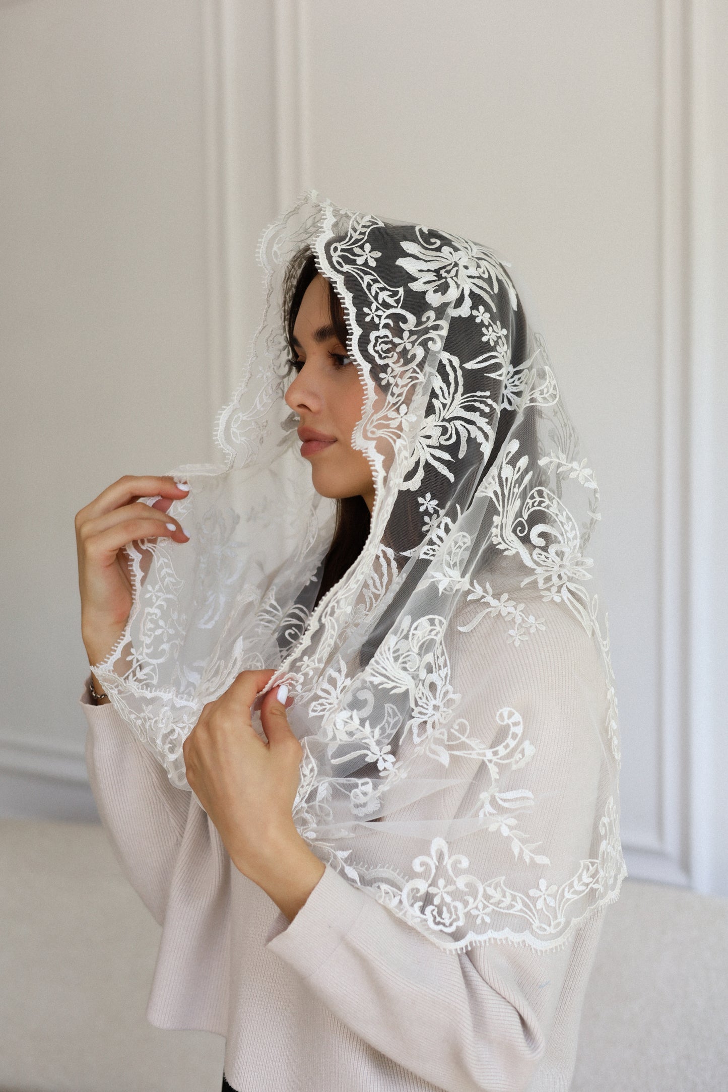 IVORY INFINITY MANTILLA