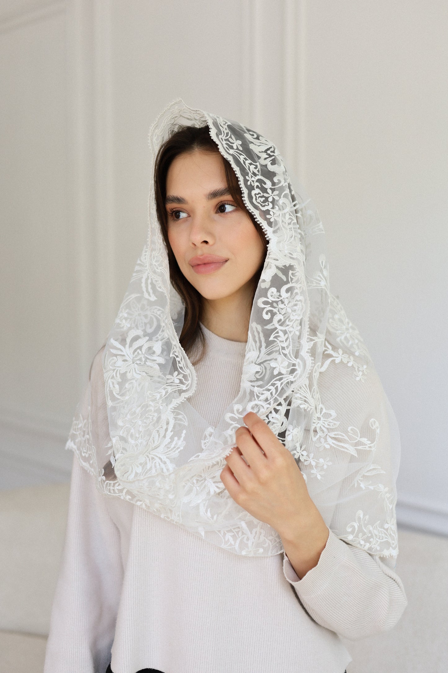 IVORY INFINITY MANTILLA