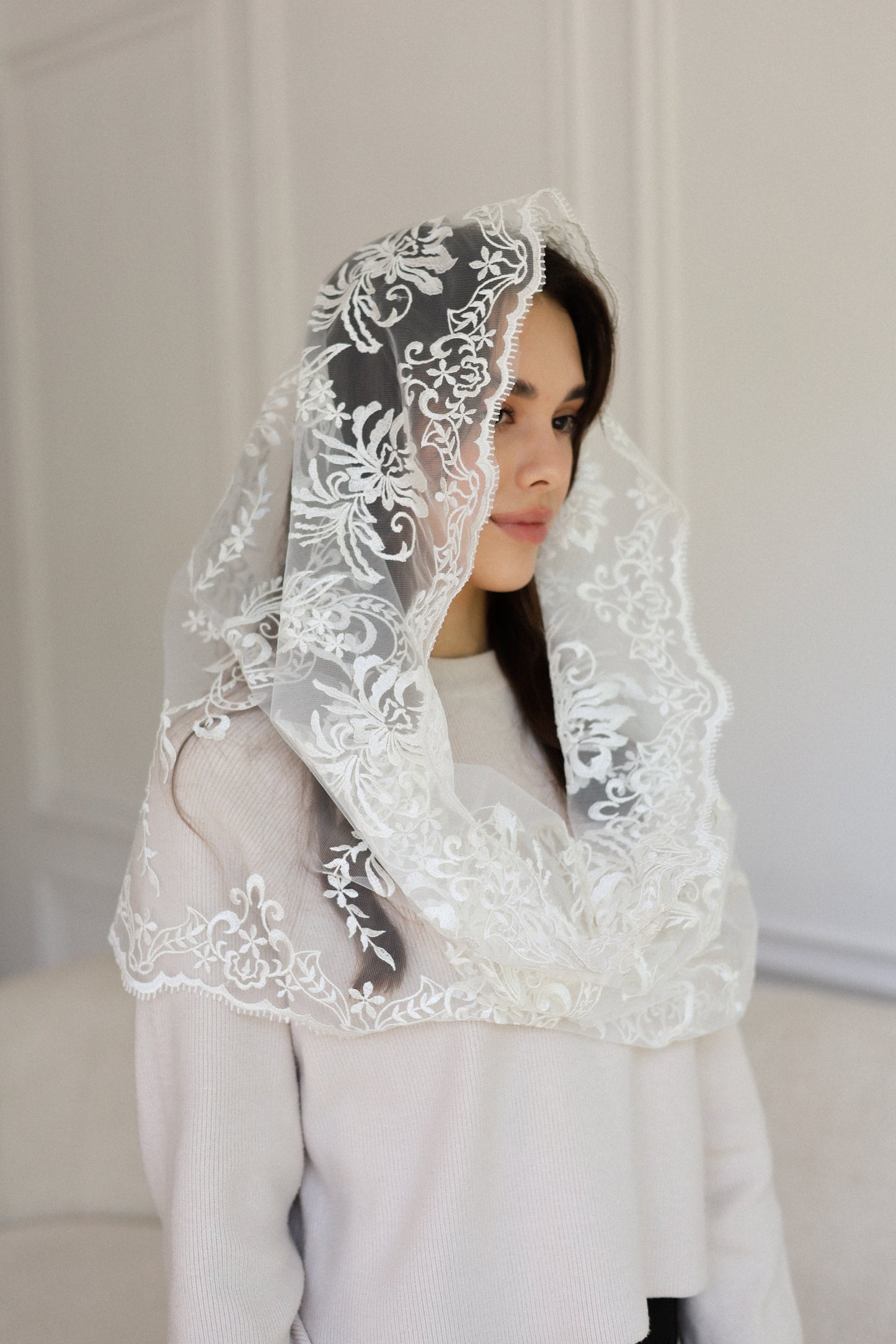 IVORY INFINITY MANTILLA