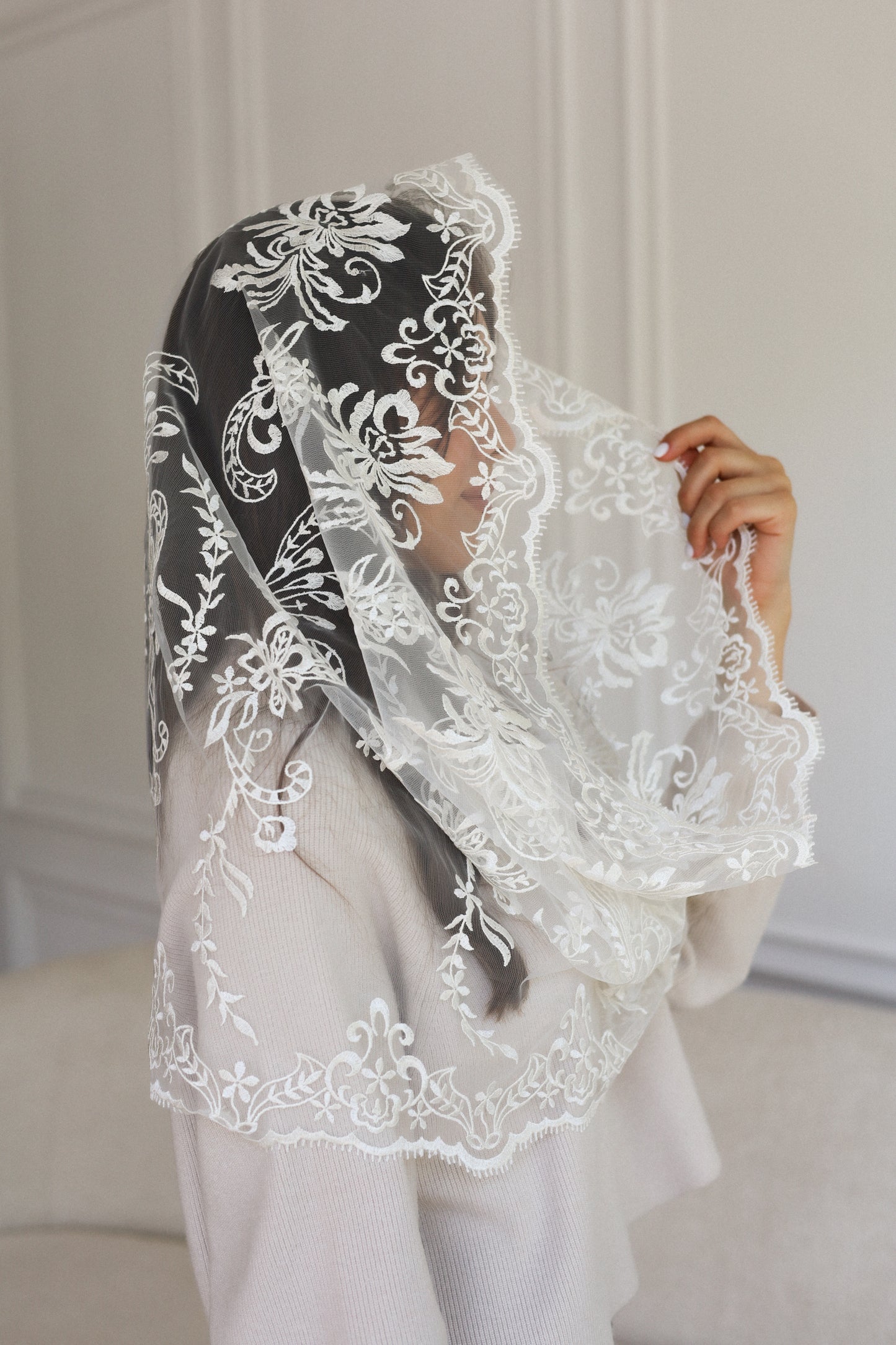 IVORY INFINITY MANTILLA