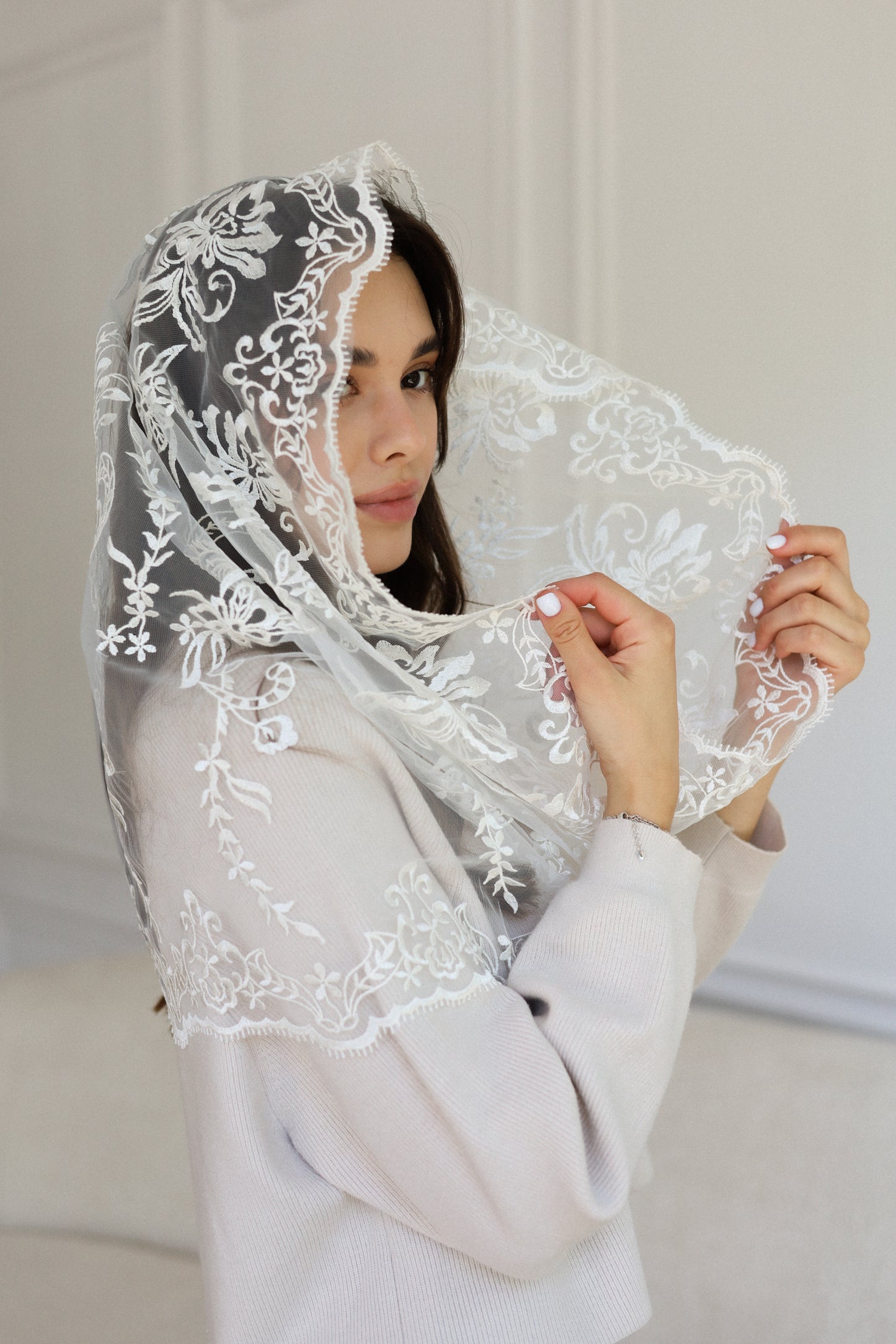 IVORY INFINITY MANTILLA