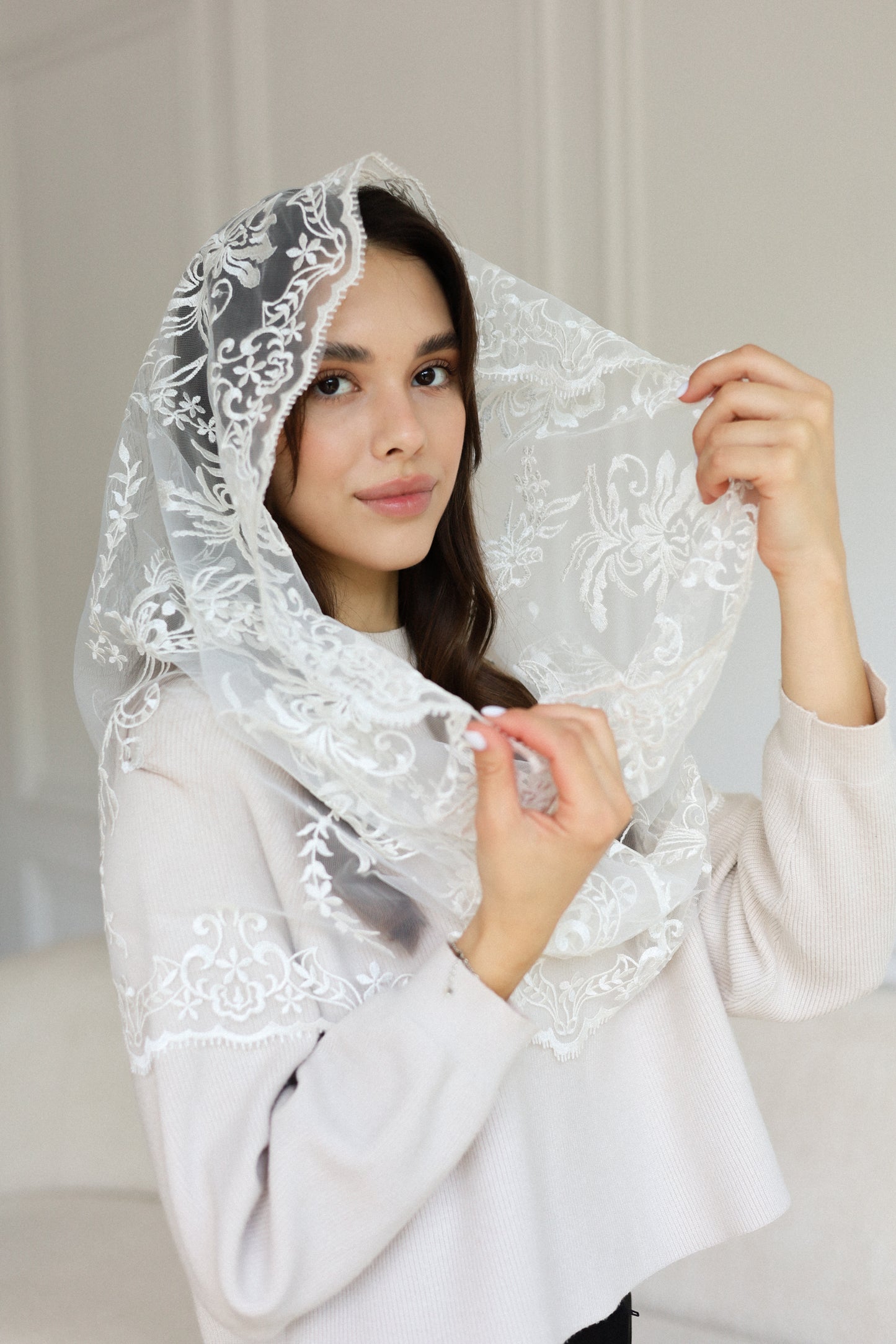 IVORY INFINITY MANTILLA