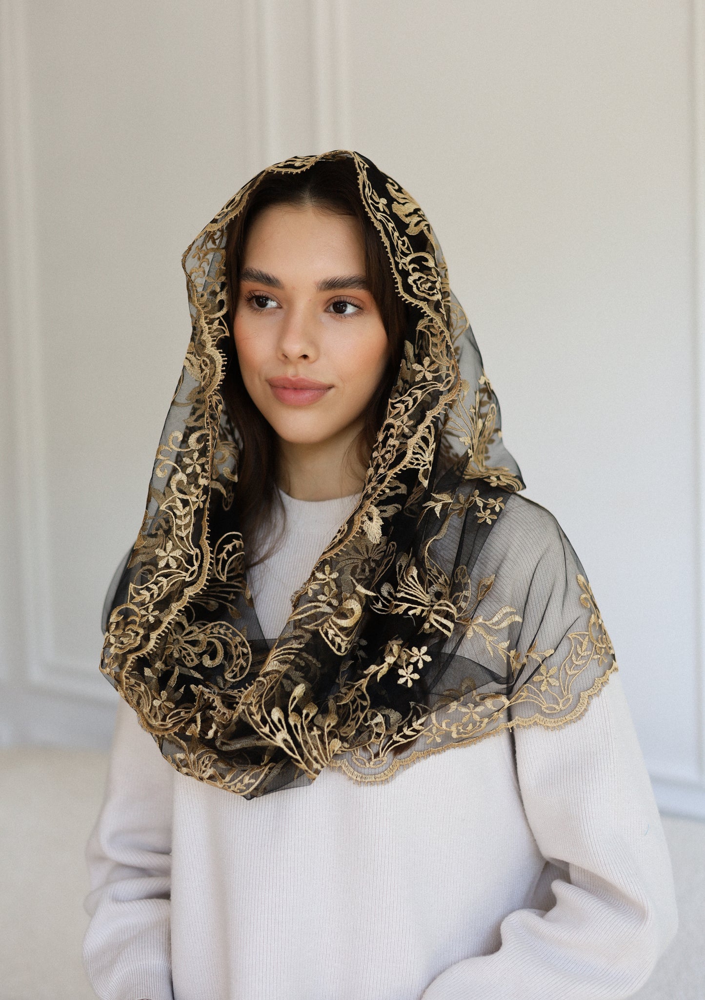 NEW GOLD MANTILLA