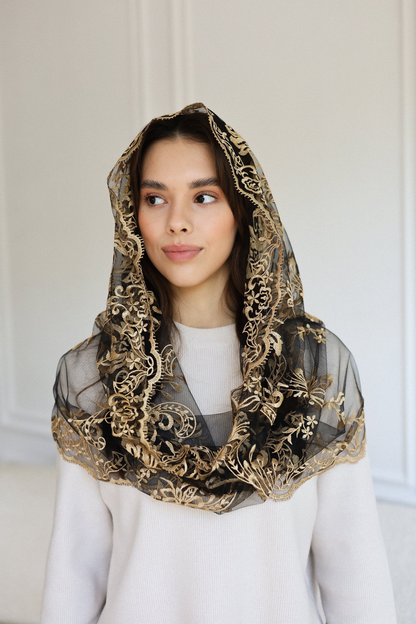 NEW GOLD MANTILLA