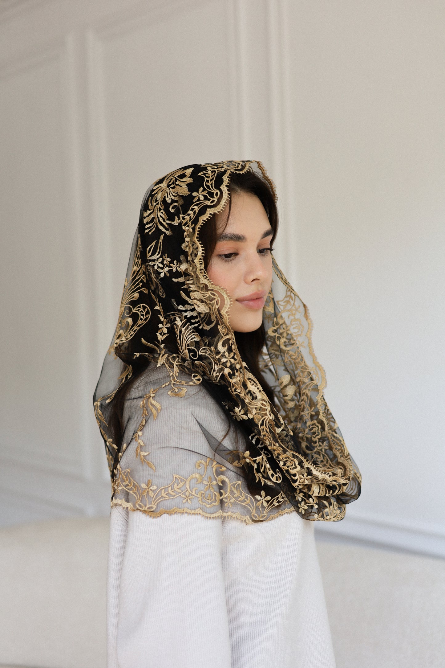 NEW GOLD MANTILLA