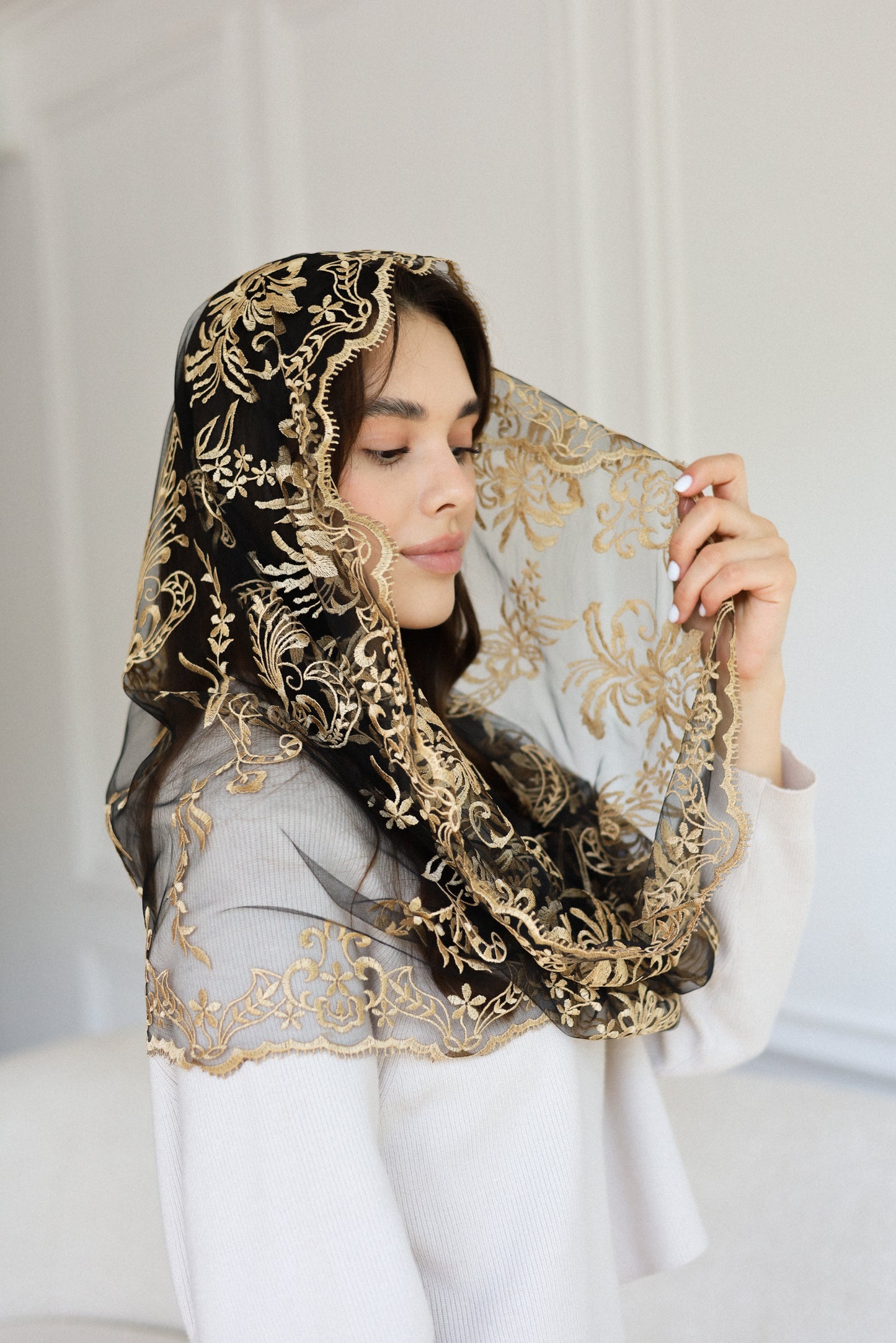 NEW GOLD MANTILLA
