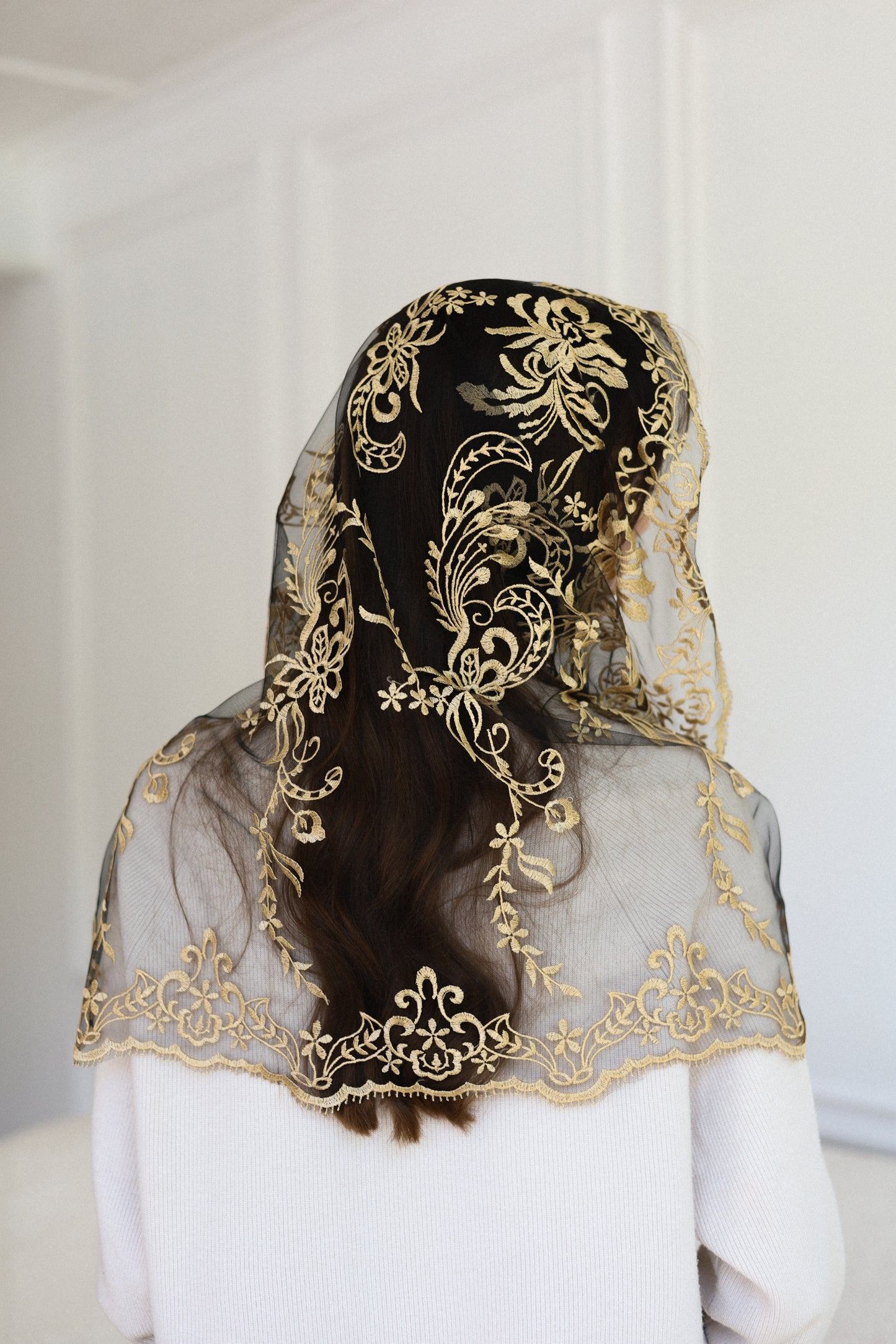 NEW GOLD MANTILLA