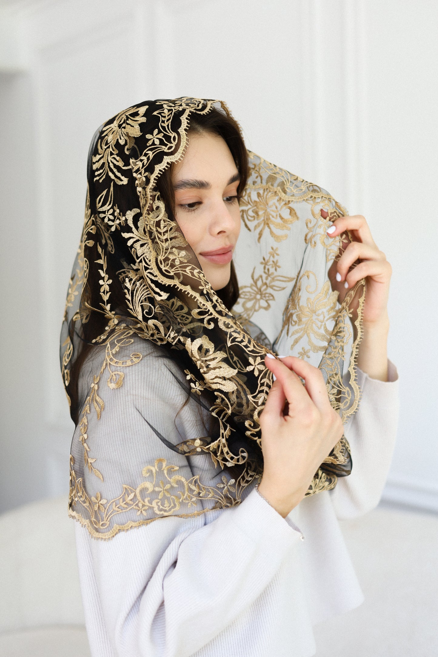 NEW GOLD MANTILLA