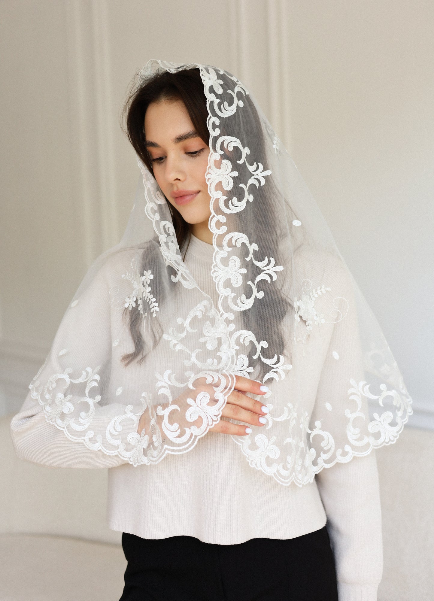 IVORY LONG MANTILLA