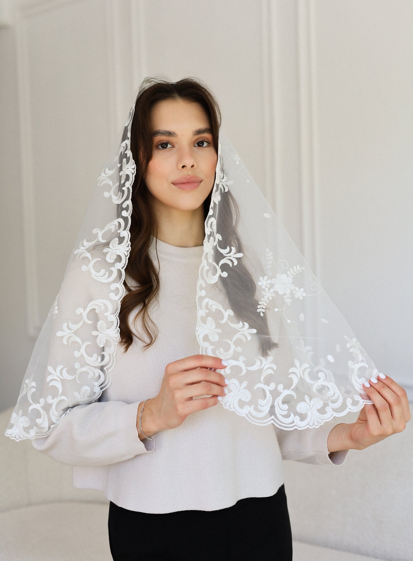 IVORY LONG MANTILLA