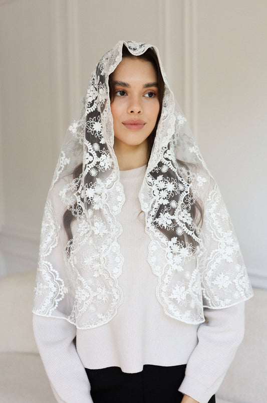 NEW IVORY MANTILLA
