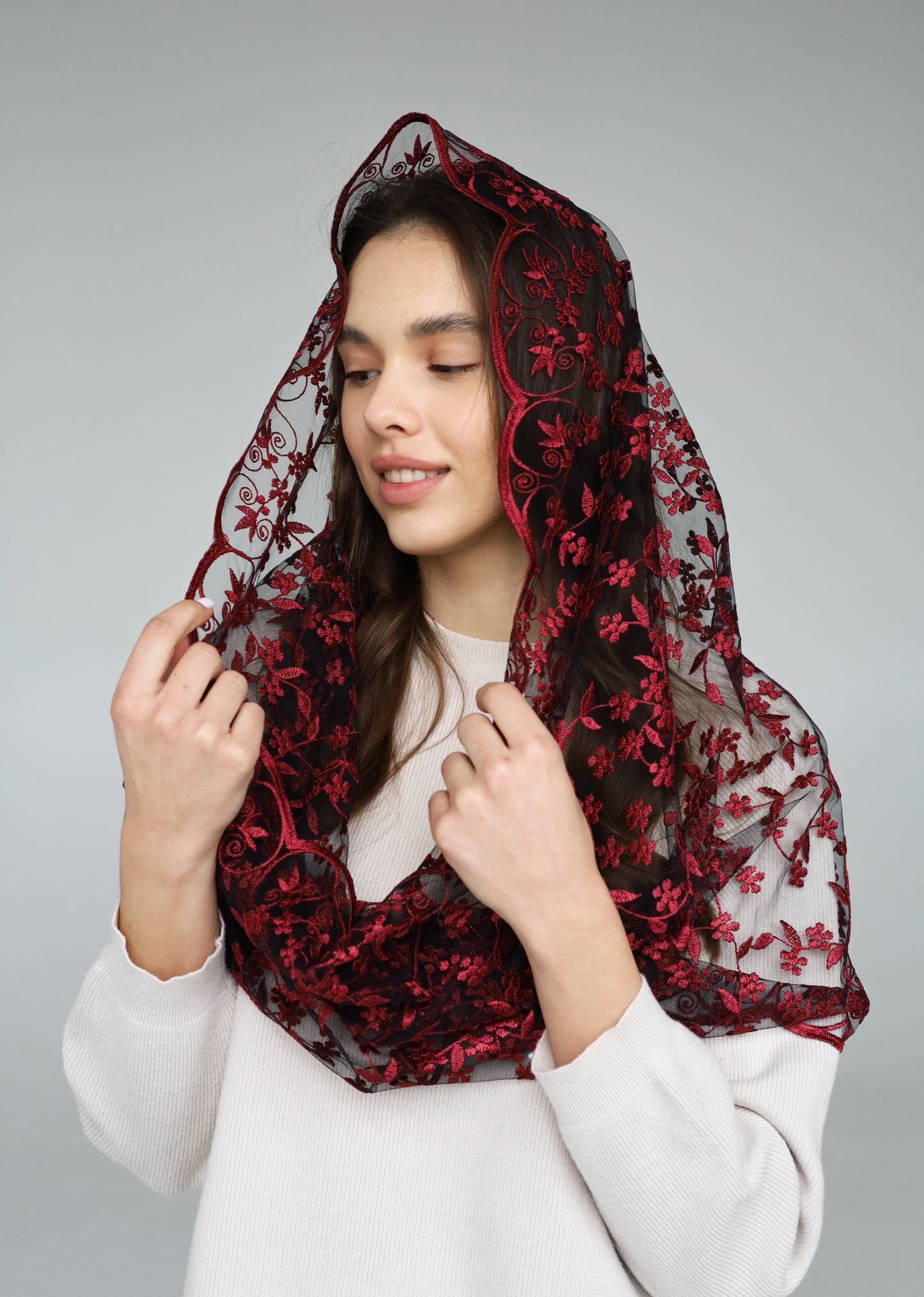 INFINITY RED MANTILLA - MariaVeils