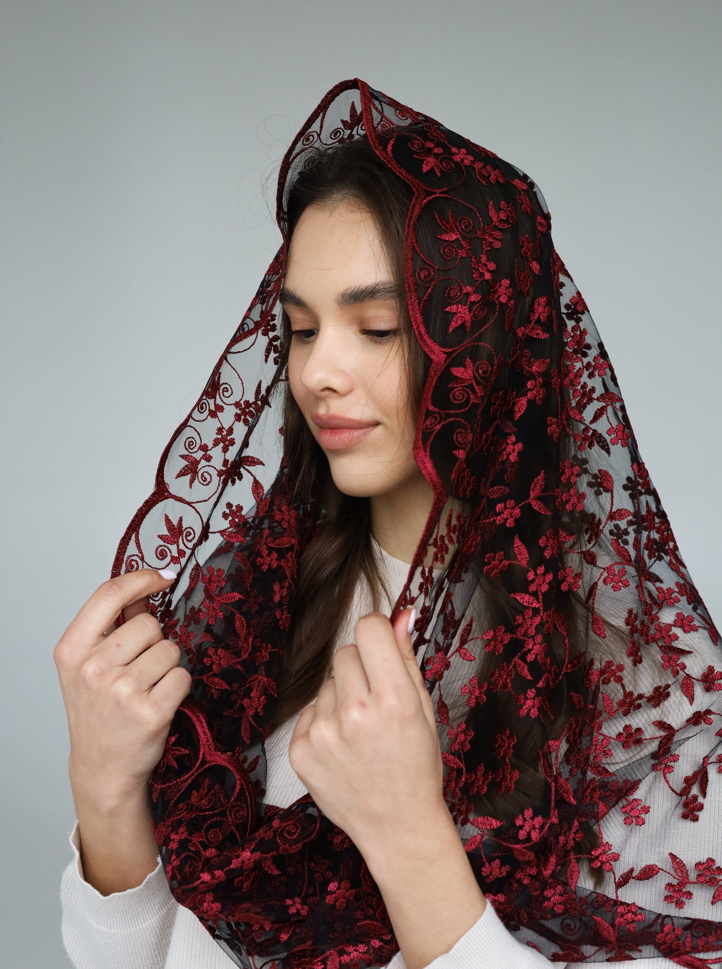 INFINITY RED MANTILLA - MariaVeils