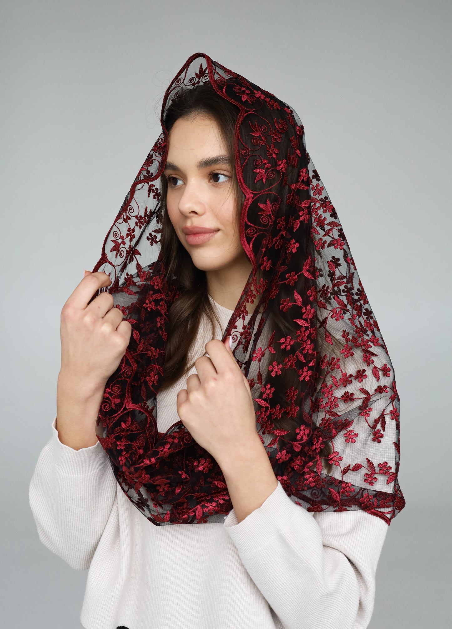 INFINITY RED MANTILLA - MariaVeils