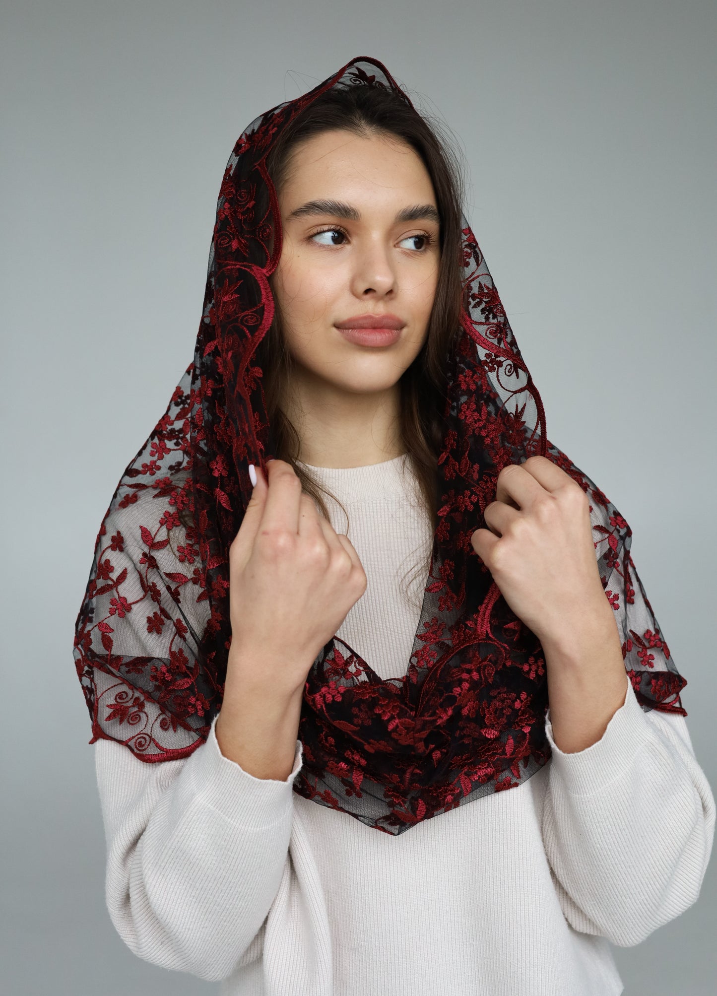 INFINITY RED MANTILLA - MariaVeils