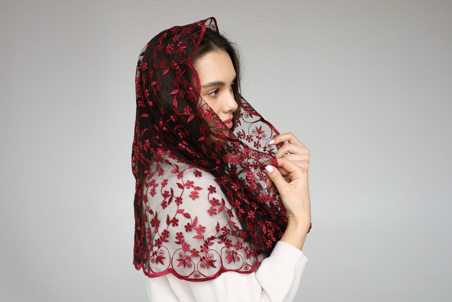 INFINITY RED MANTILLA - MariaVeils