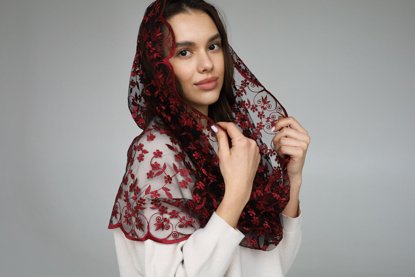 INFINITY RED MANTILLA - MariaVeils