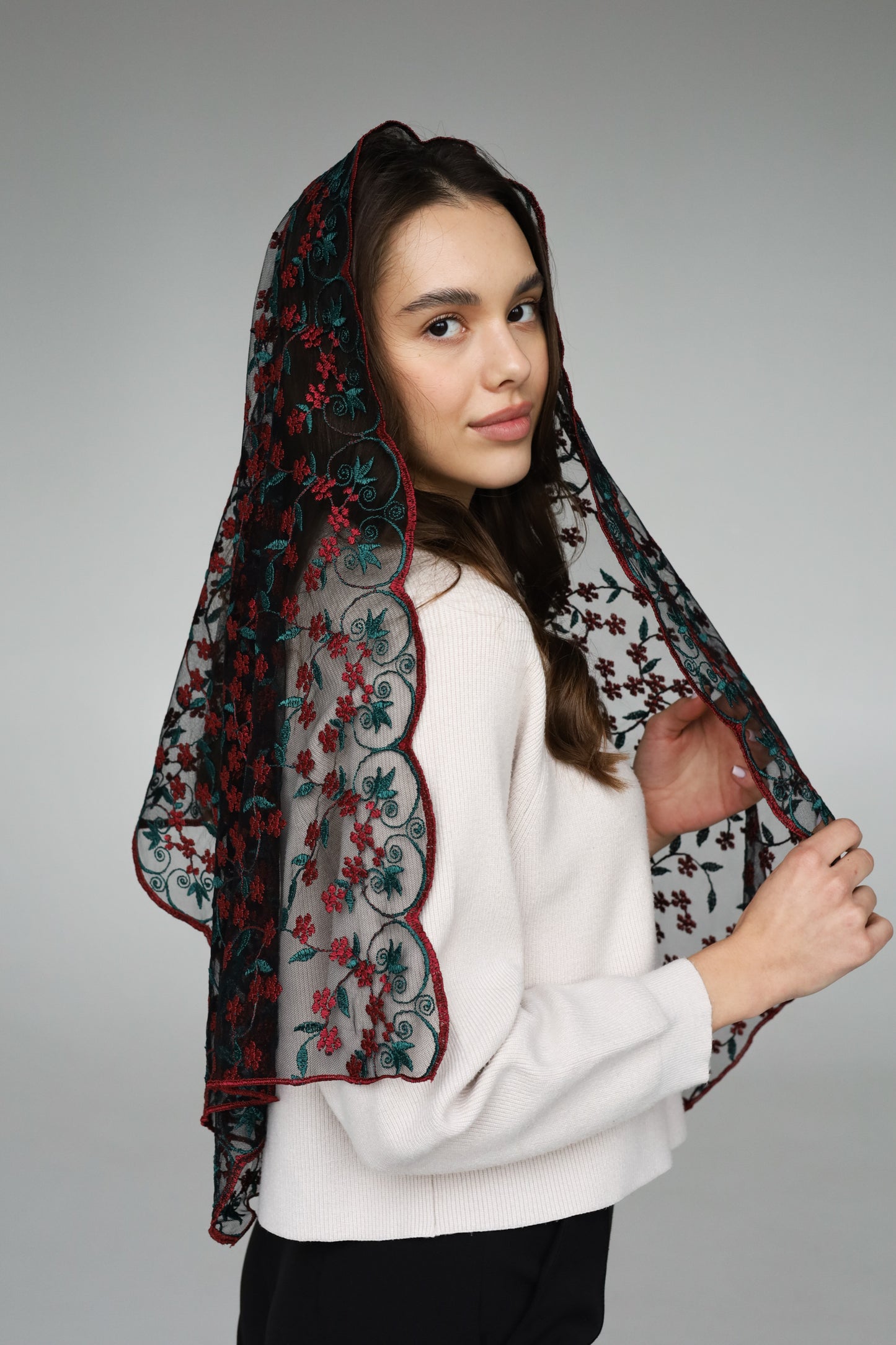 LONG RED & GREEN VEIL - MariaVeils