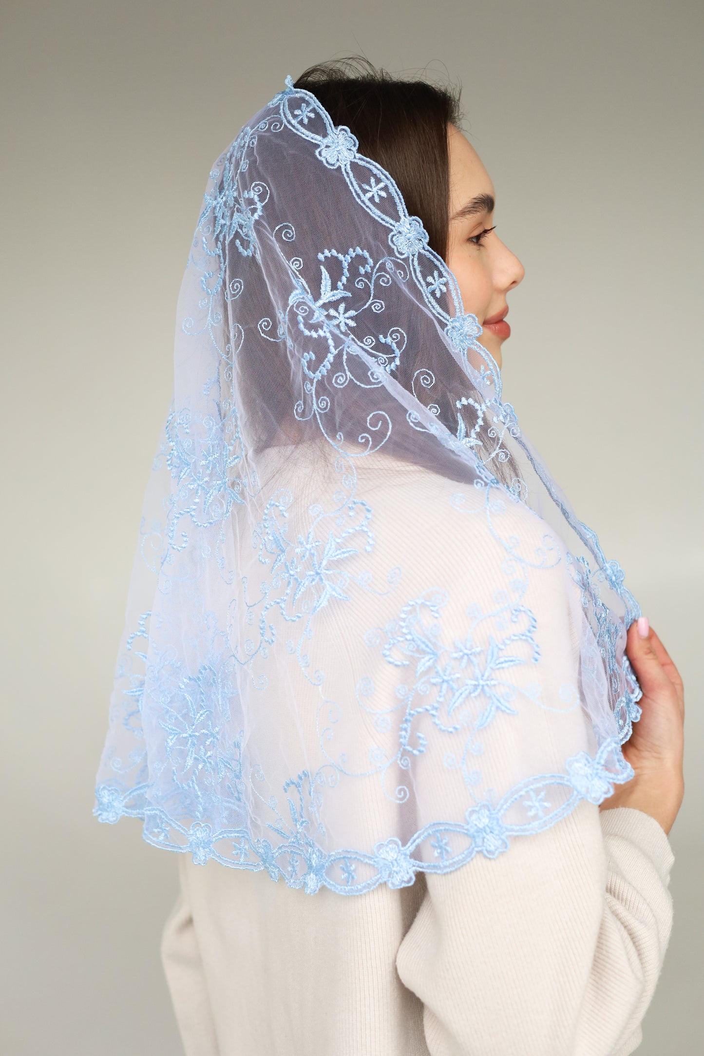 LONG LIGHT BLUE MANTILLA - MariaVeils