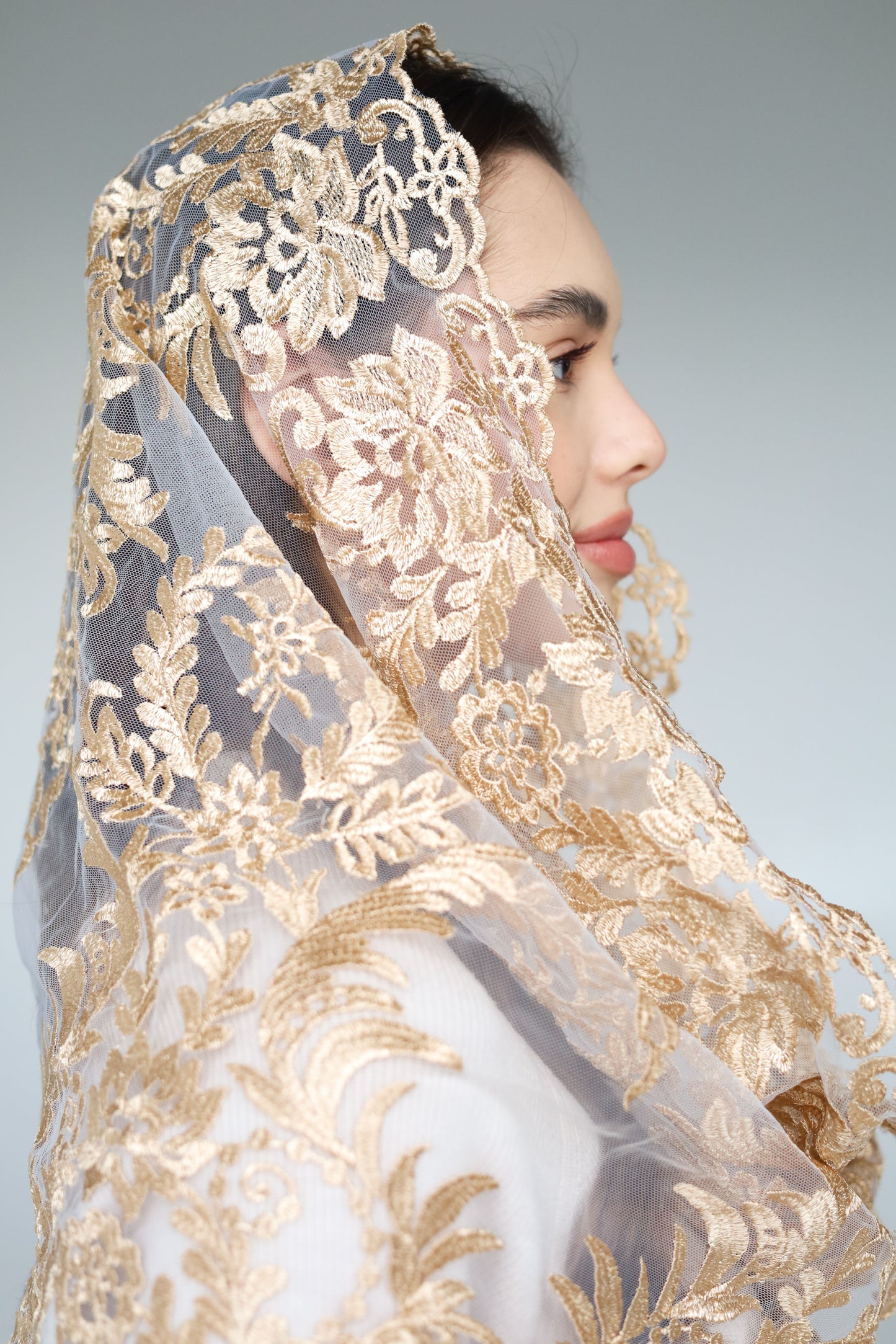 GOLD INFINITY MANTILLA - MariaVeils
