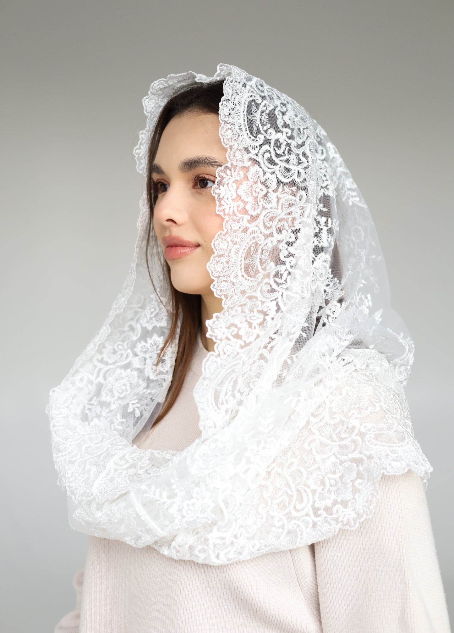 IVORY INFINITY MANTILLA - MariaVeils