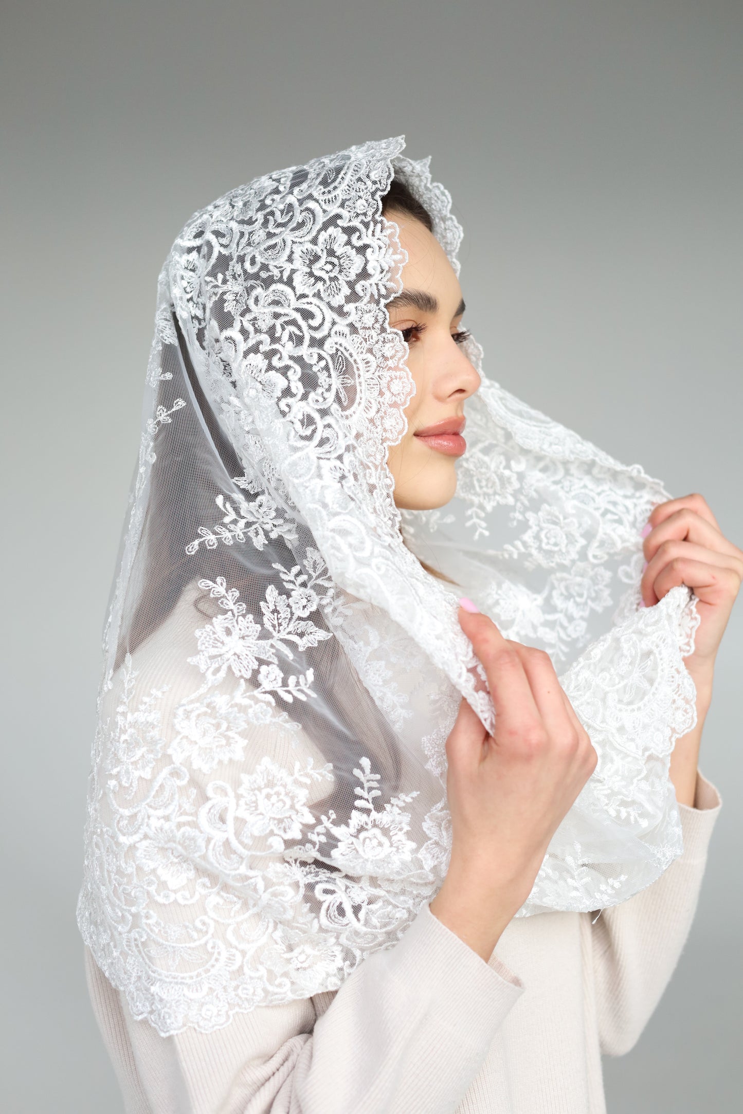 IVORY INFINITY MANTILLA - MariaVeils