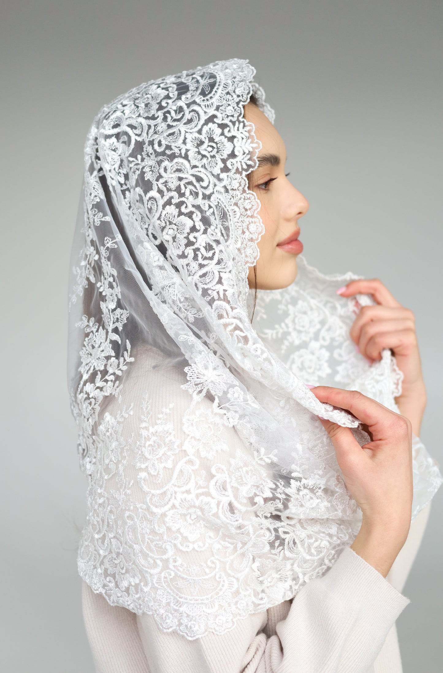 IVORY INFINITY MANTILLA - MariaVeils