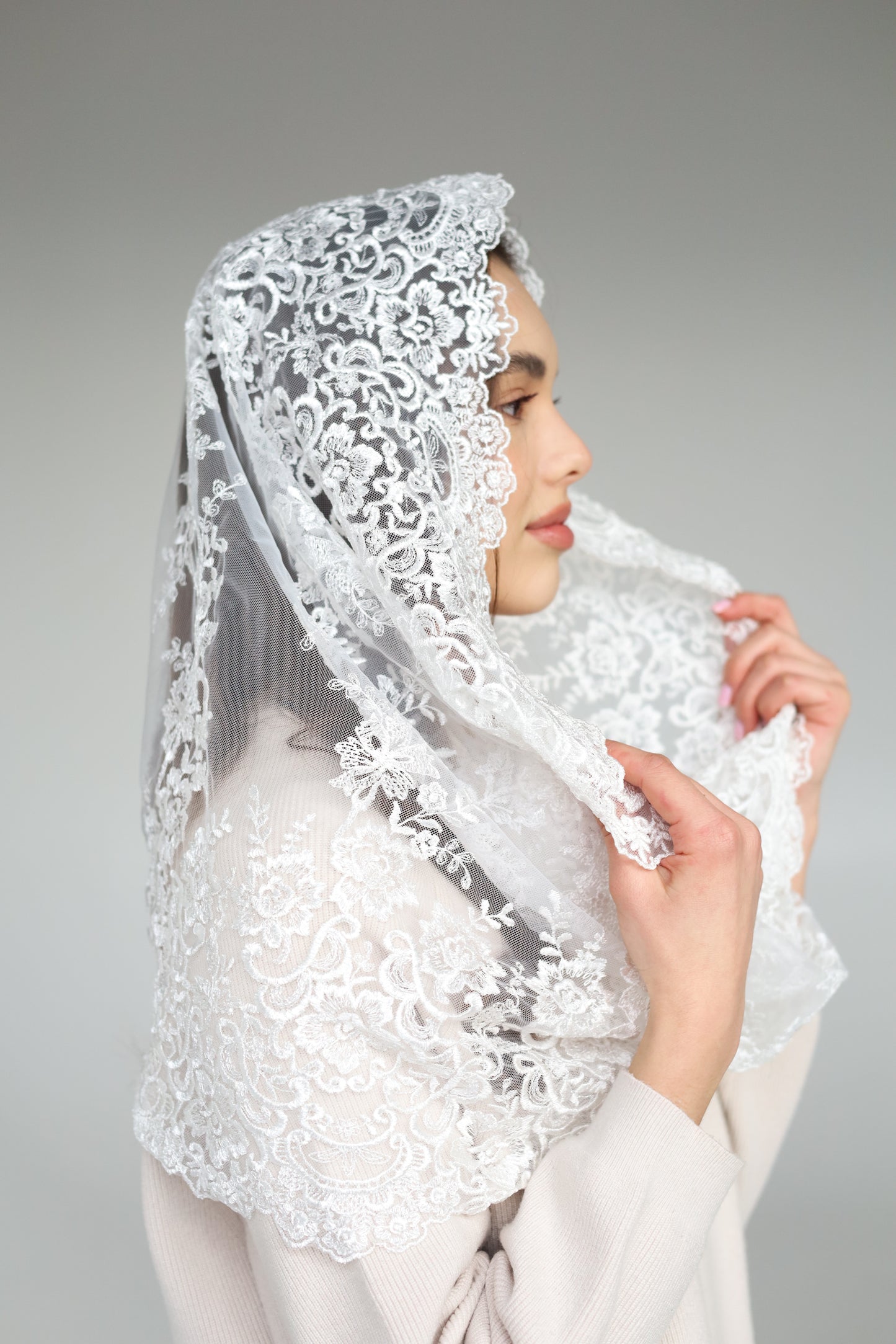 IVORY INFINITY MANTILLA - MariaVeils