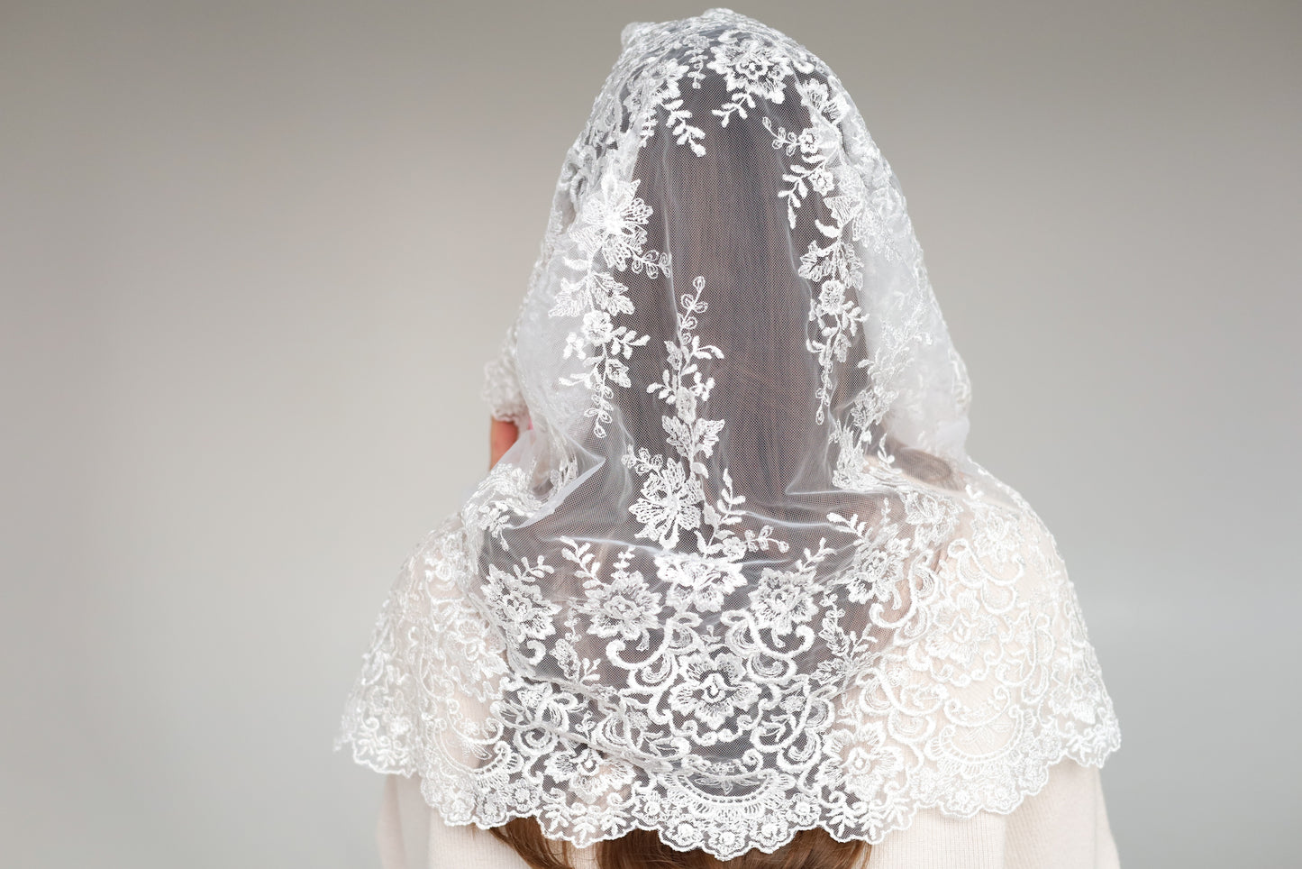 IVORY INFINITY MANTILLA - MariaVeils