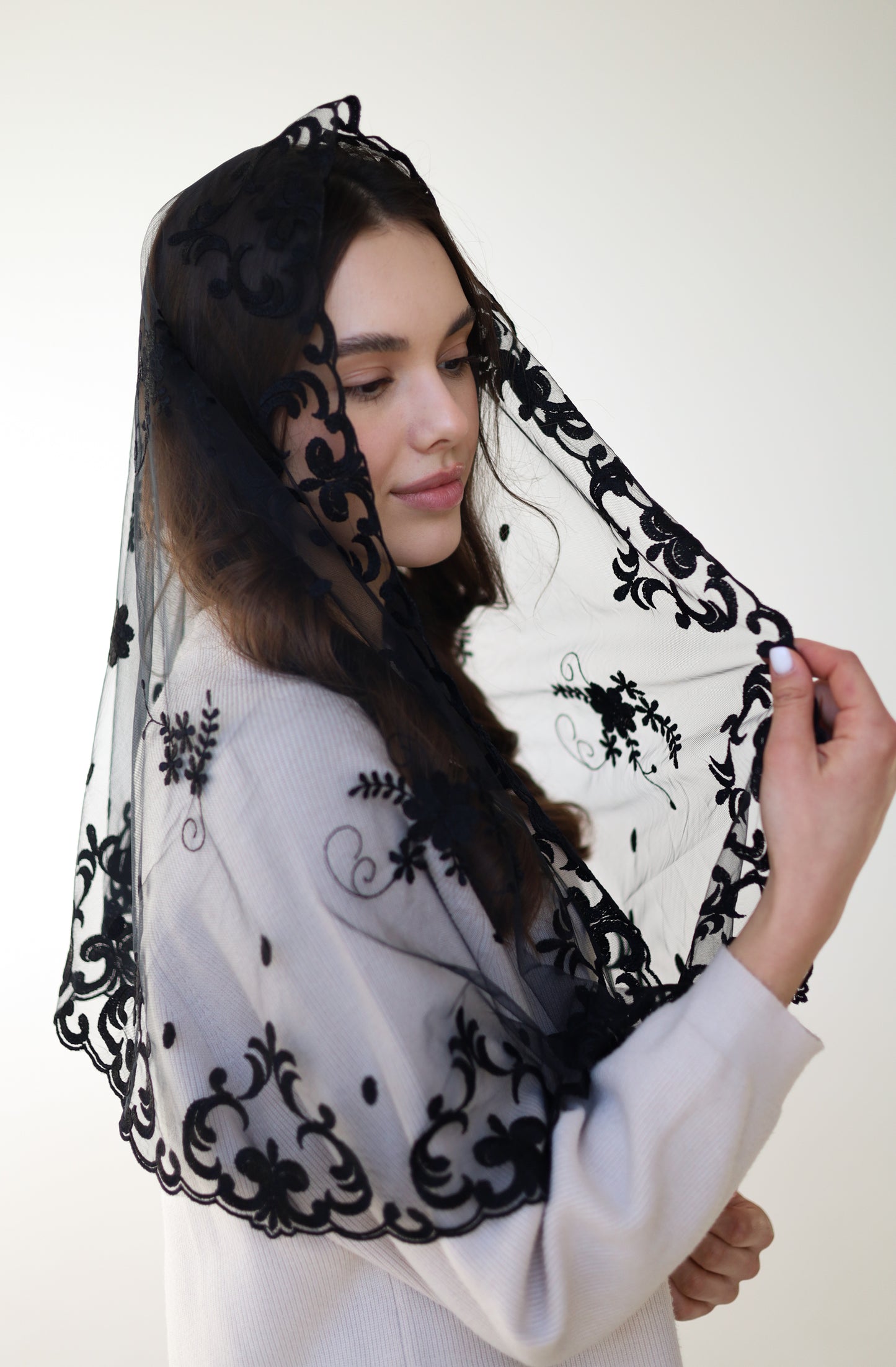 LONG FLORAL MANTILLA - MariaVeils