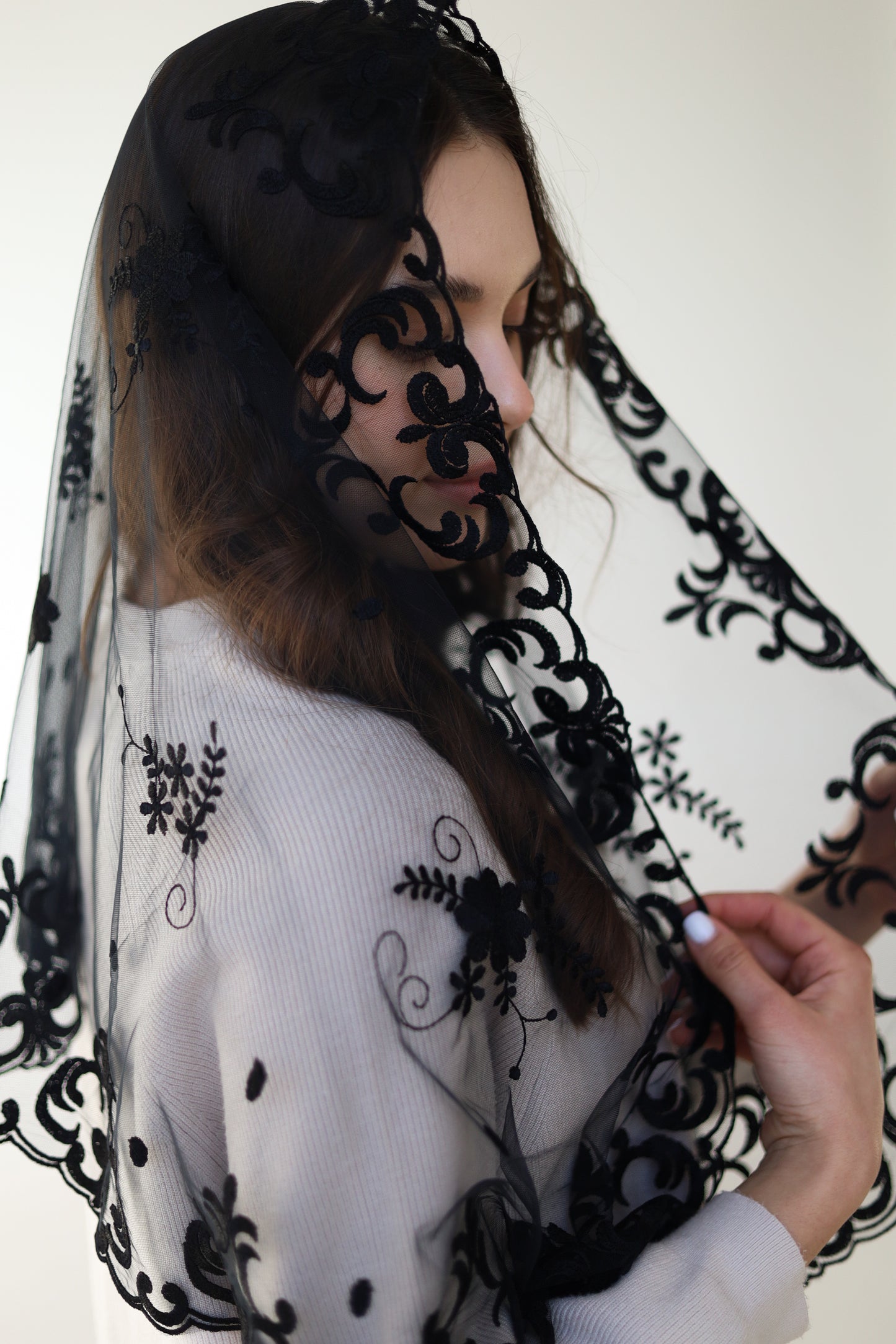 LONG FLORAL MANTILLA - MariaVeils