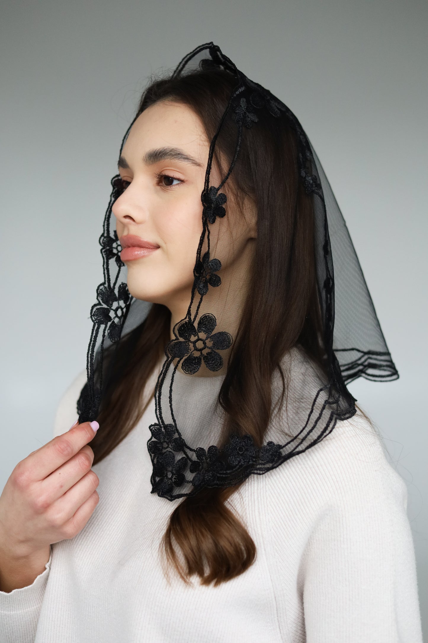 GREY FLORAL VEIL - MariaVeils