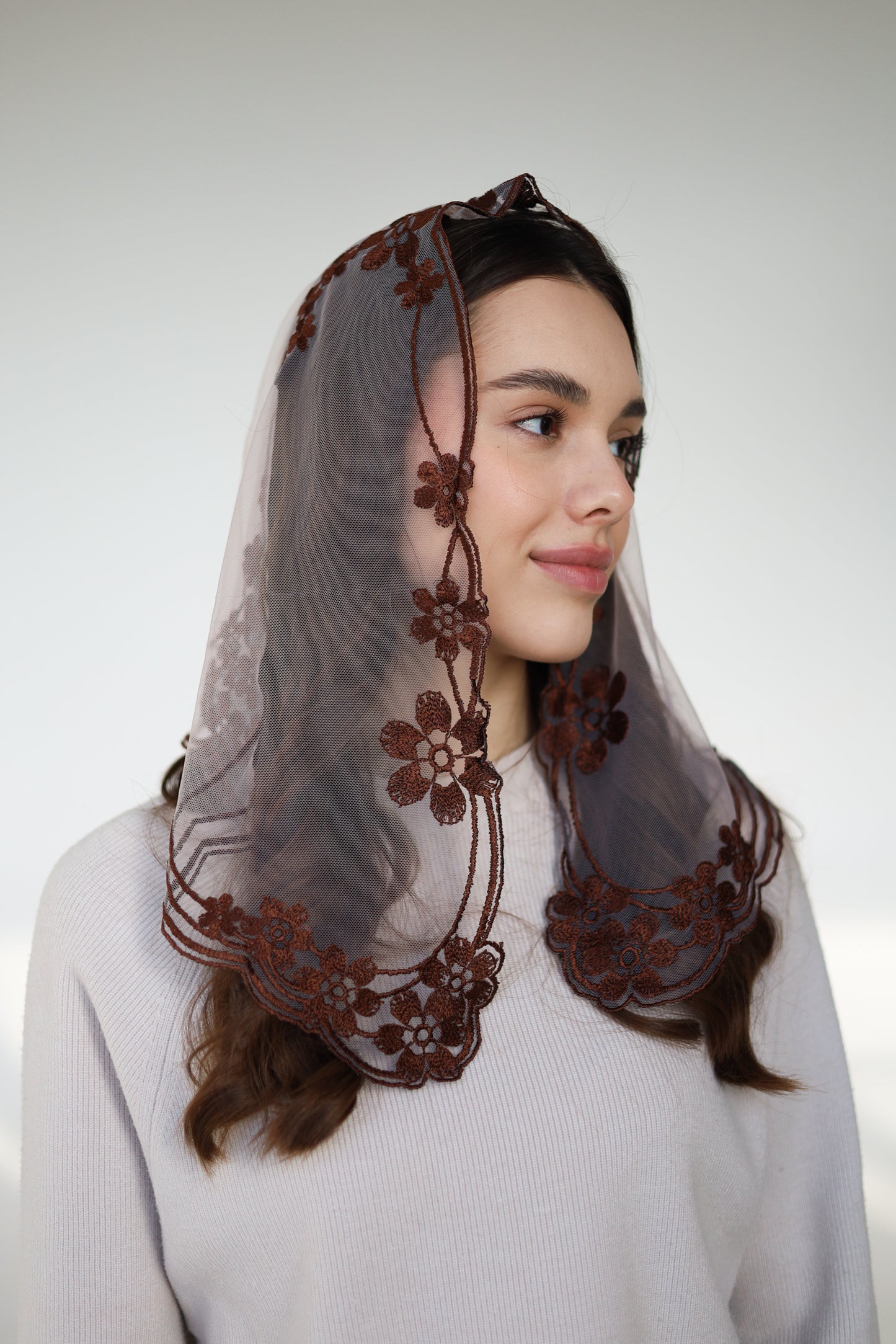 GREY FLORAL VEIL - MariaVeils