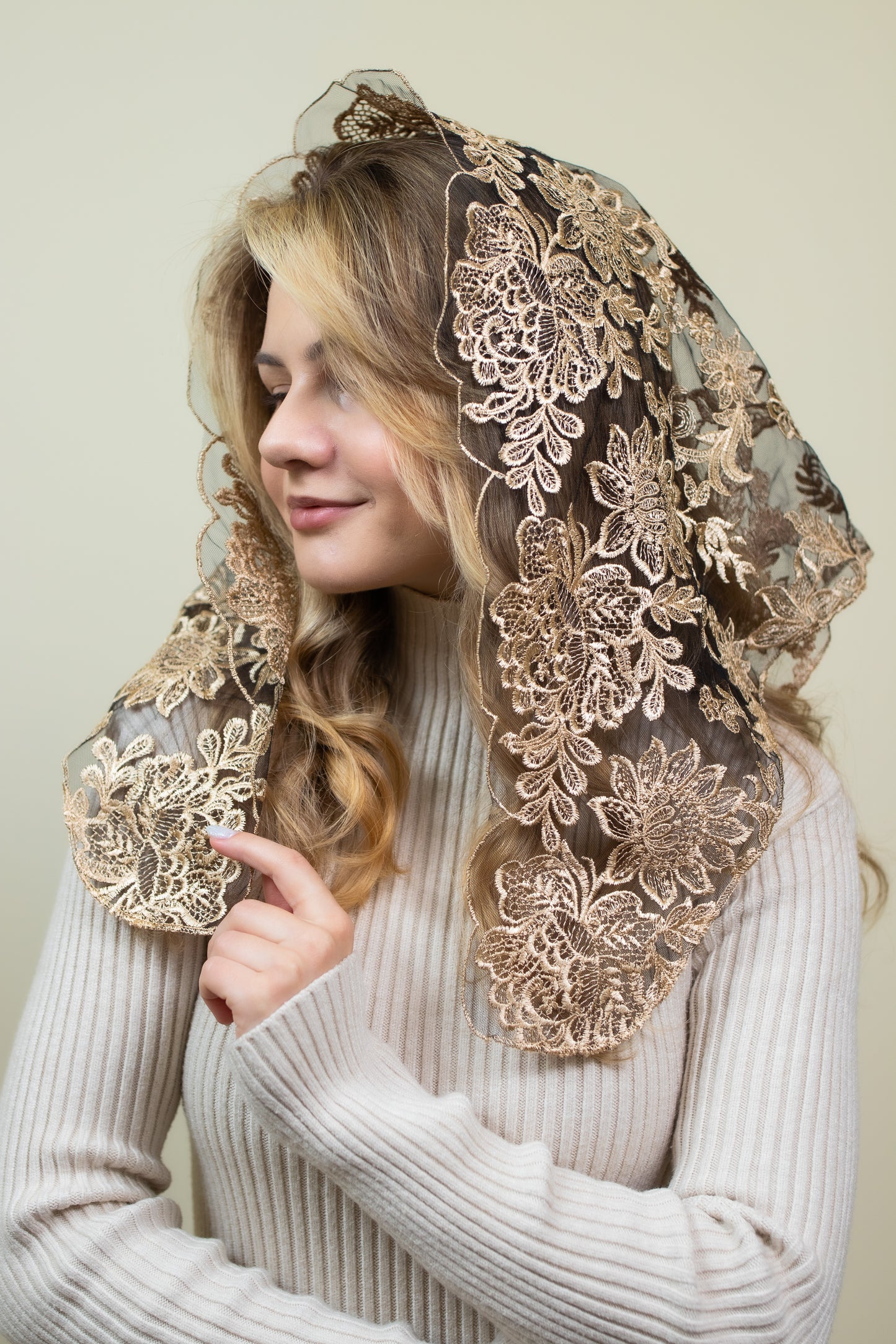 BLUE TRIANGLE VEIL