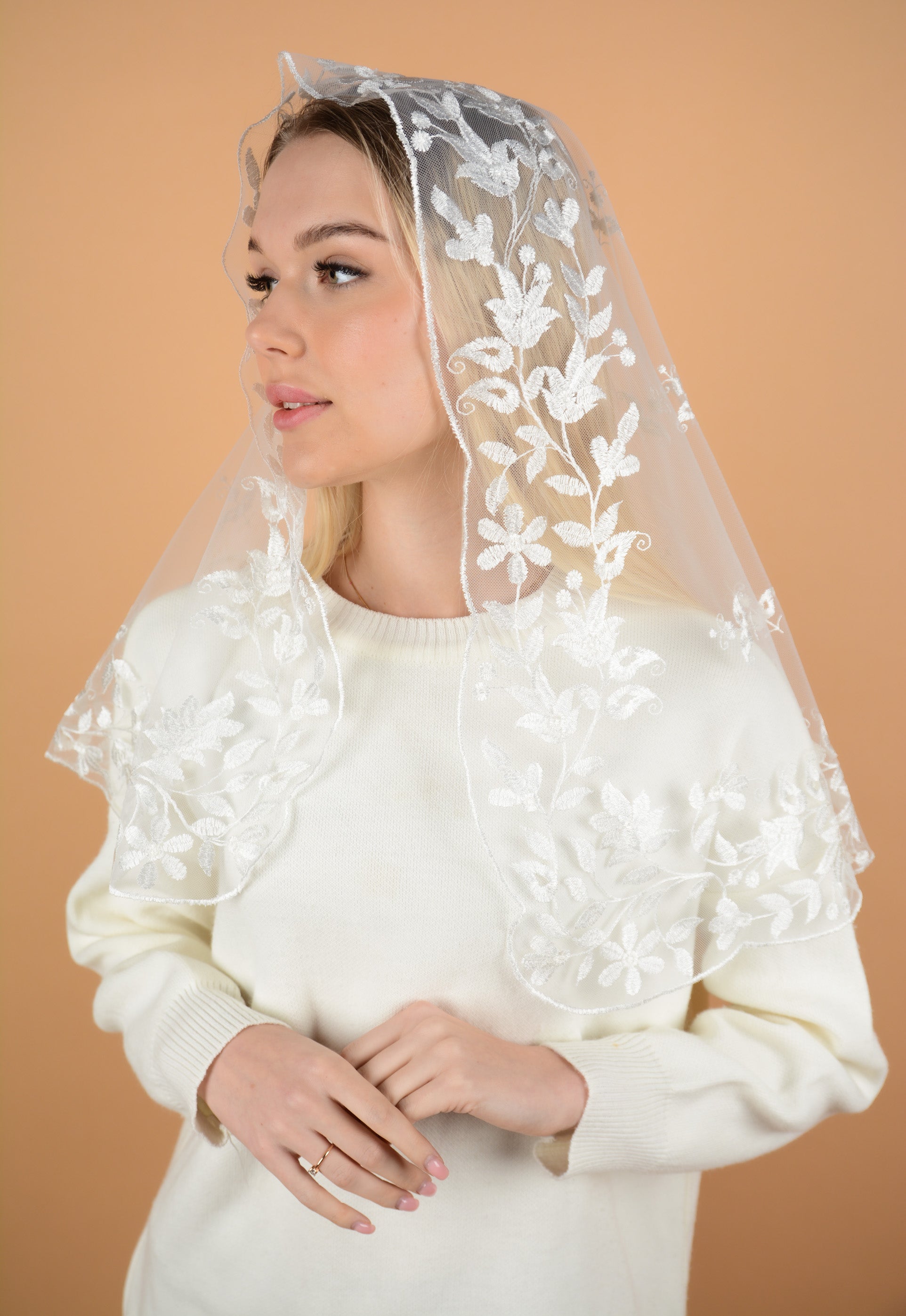 LONG IVORY EXCLUSIVE VEIL - MariaVeils