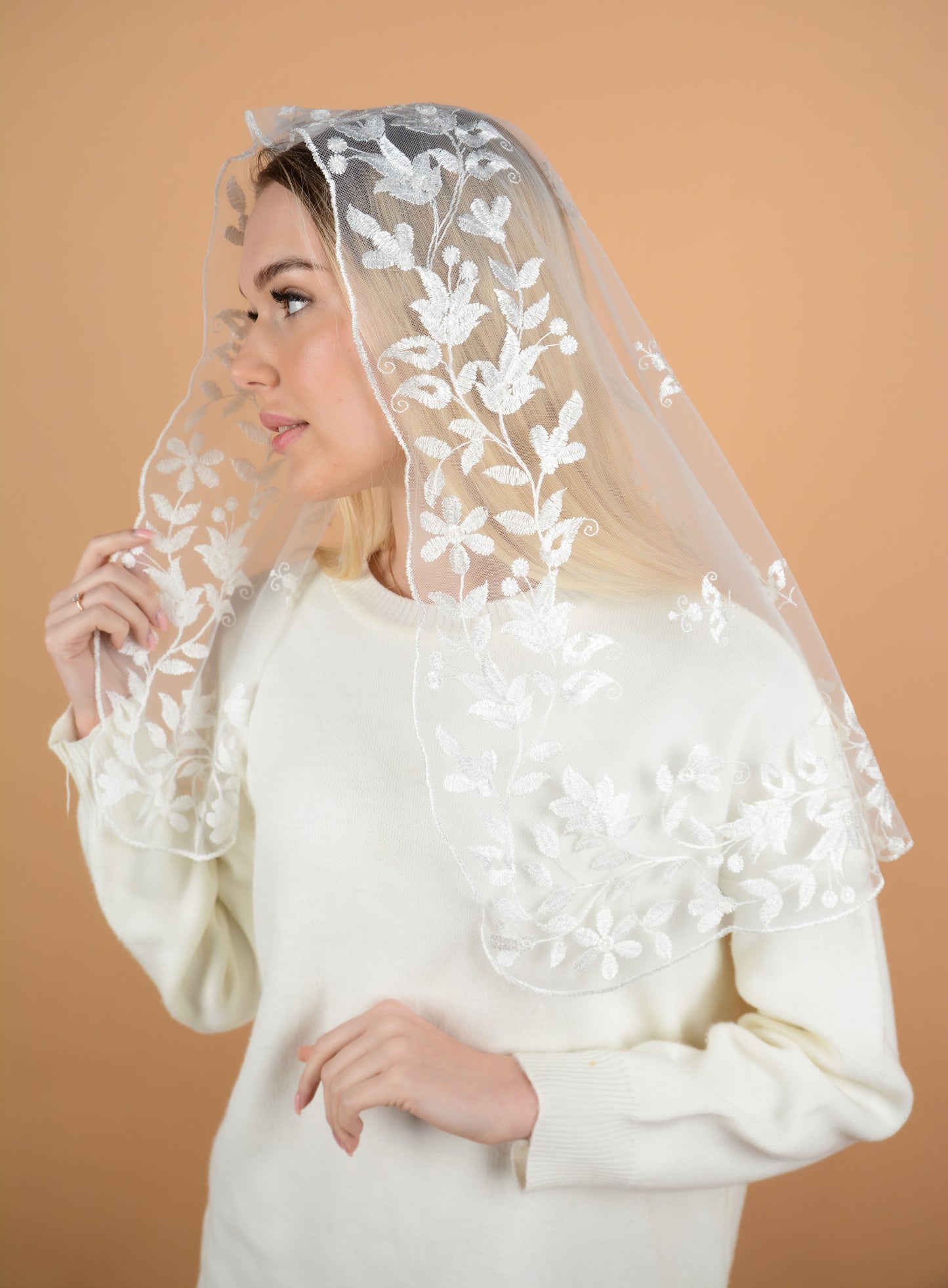 LONG IVORY EXCLUSIVE VEIL - MariaVeils