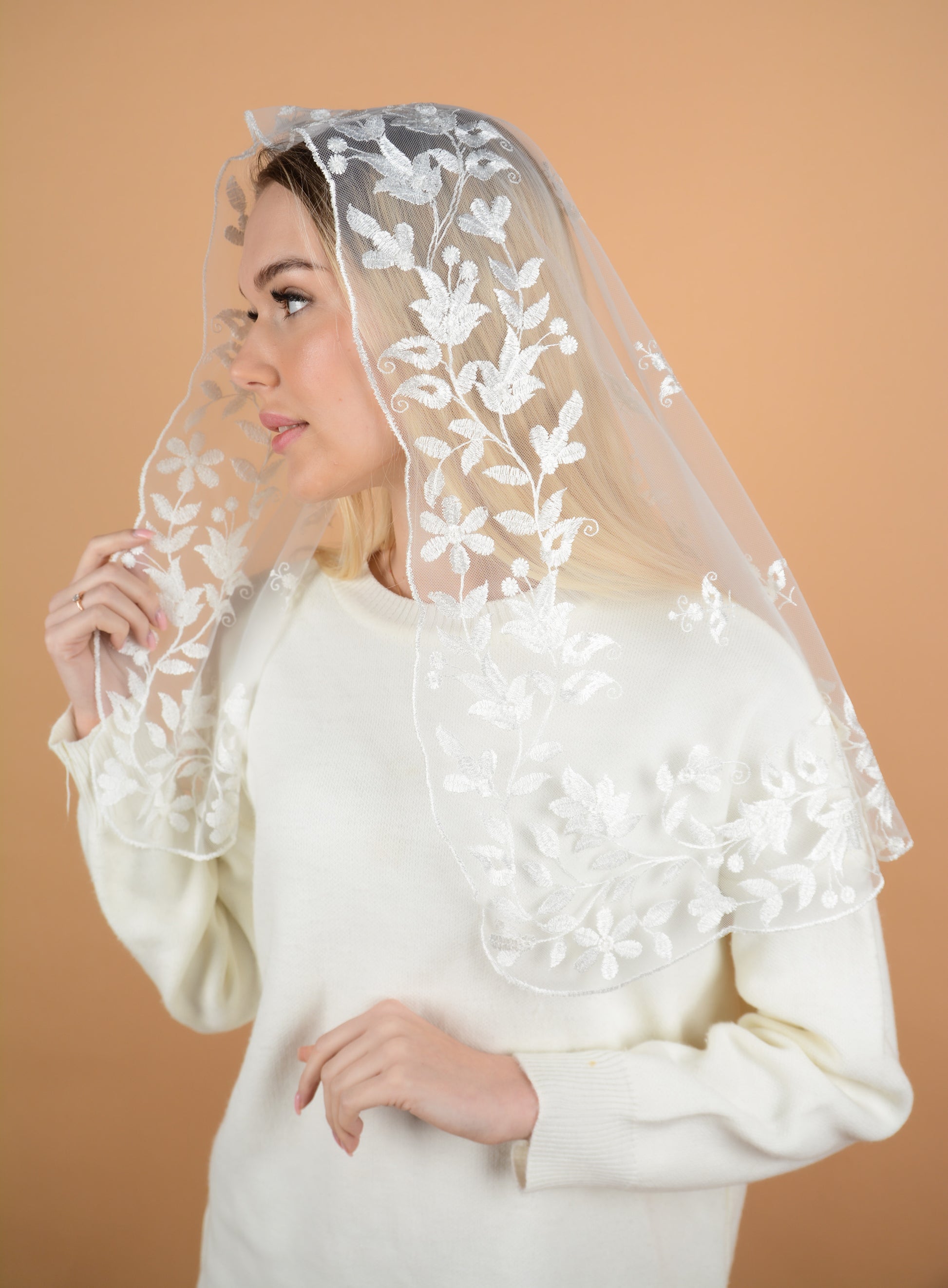 LONG IVORY EXCLUSIVE VEIL - MariaVeils