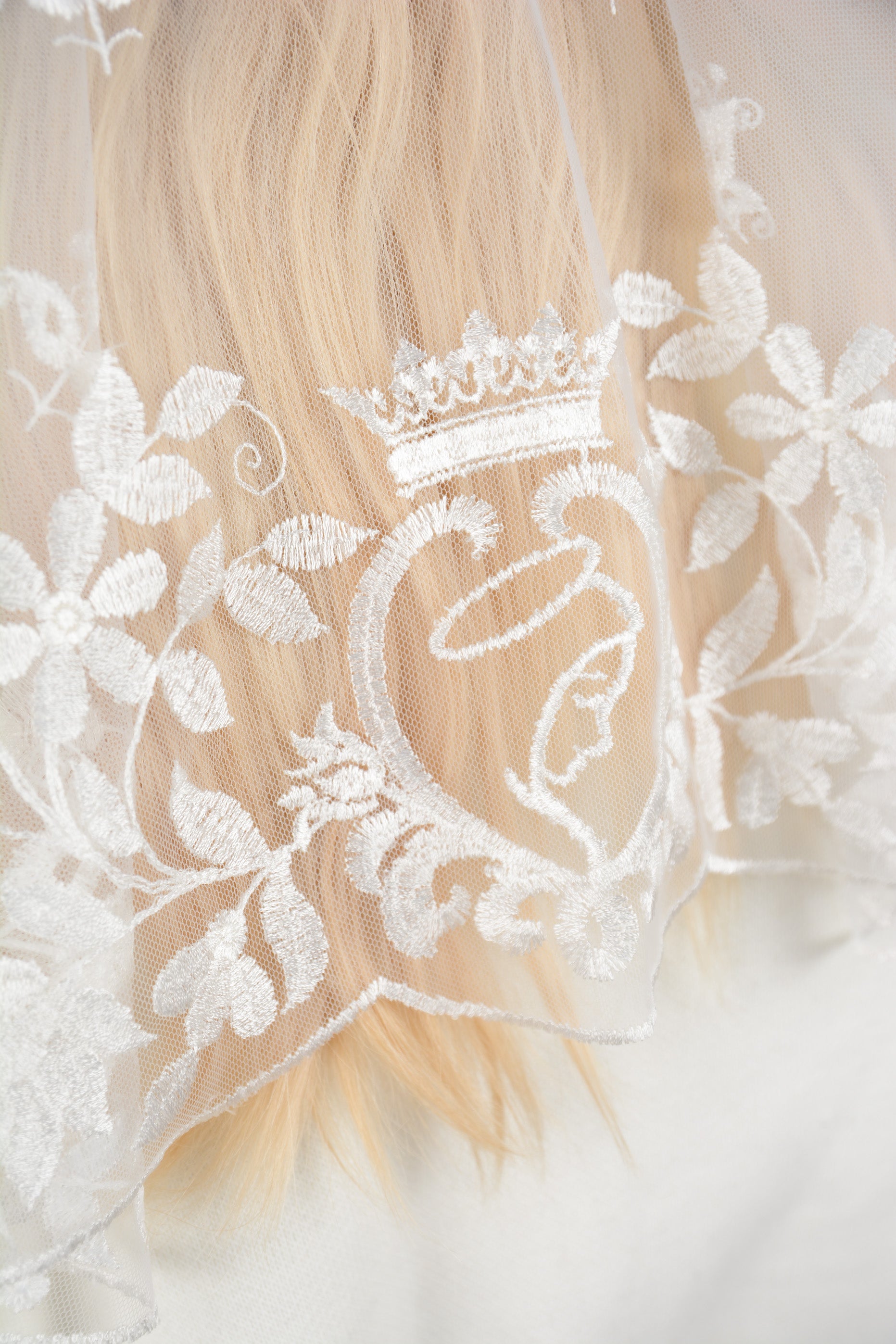 LONG IVORY EXCLUSIVE VEIL - MariaVeils