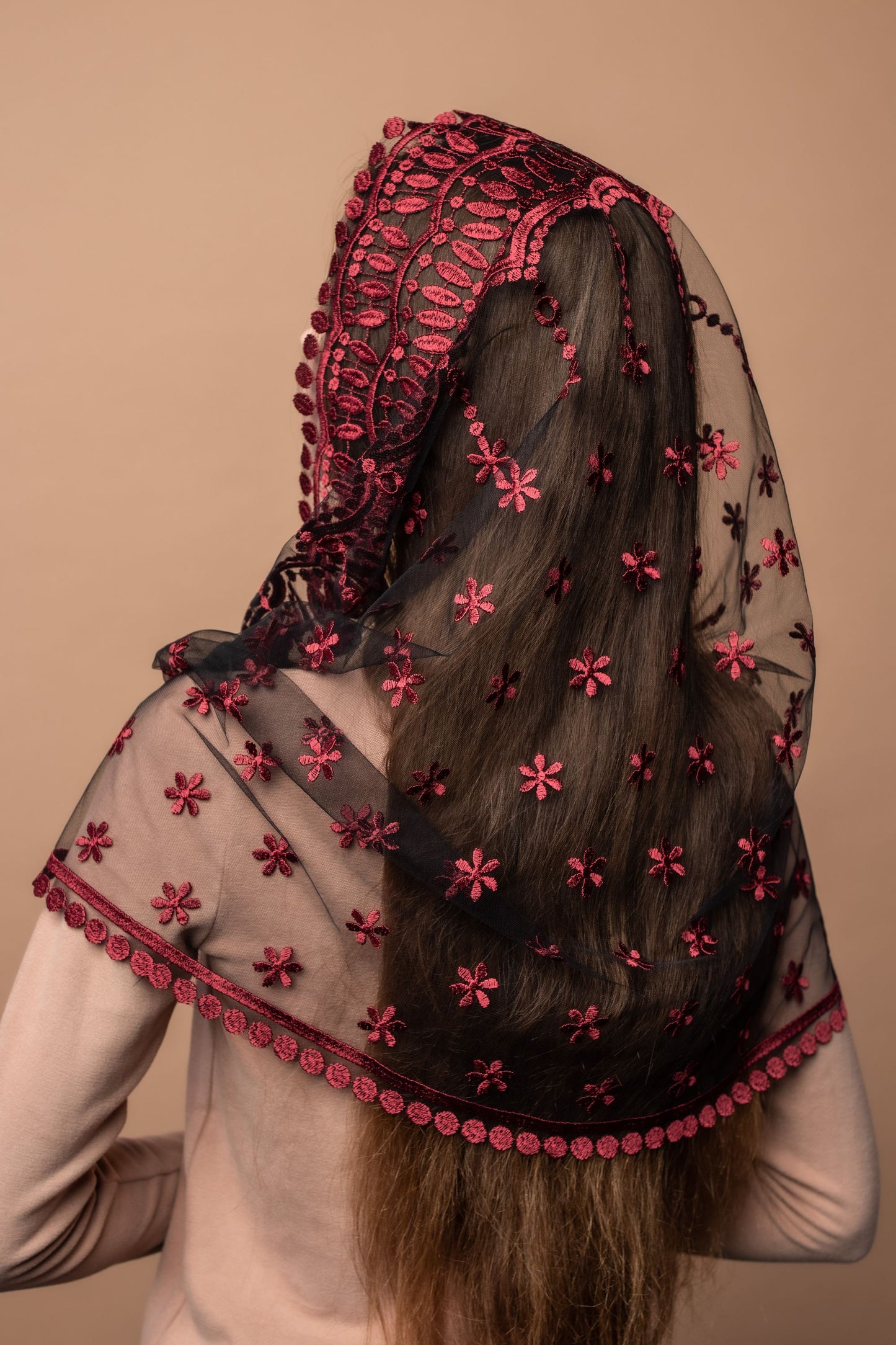 Infinity chapel veil with lace edge - MariaVeils