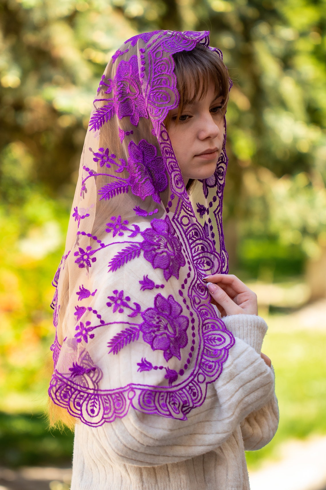 Long lace mantilla in purple color - MariaVeils