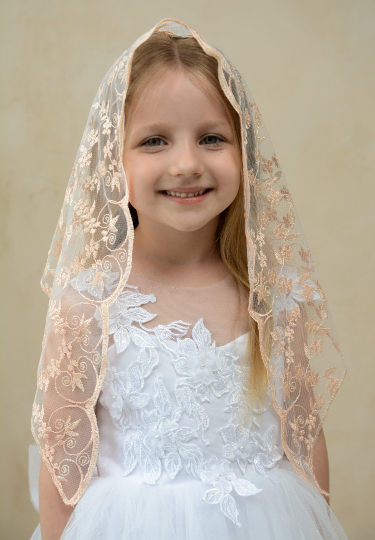 PEACH CHILD VEIL