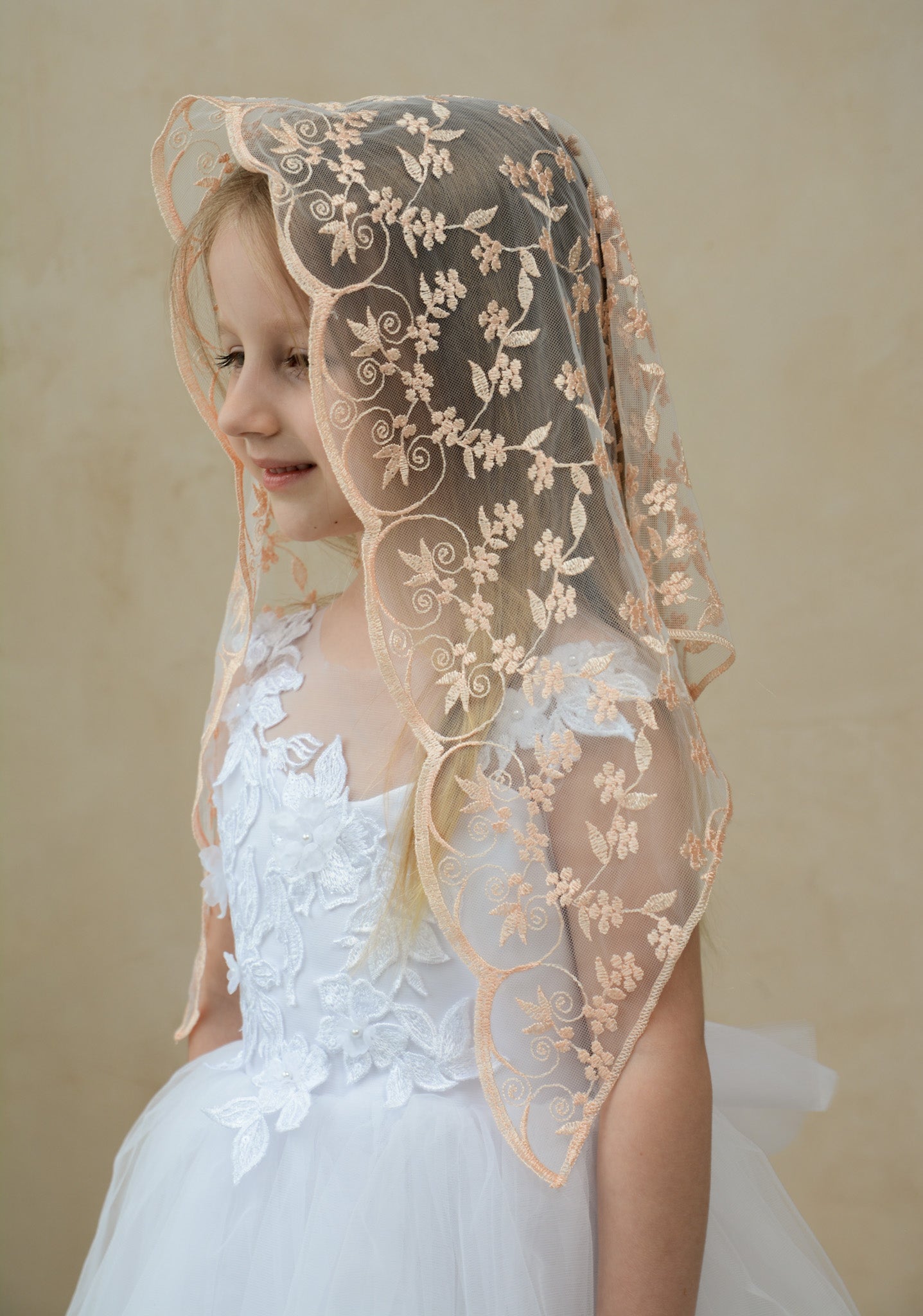 PEACH CHILD VEIL